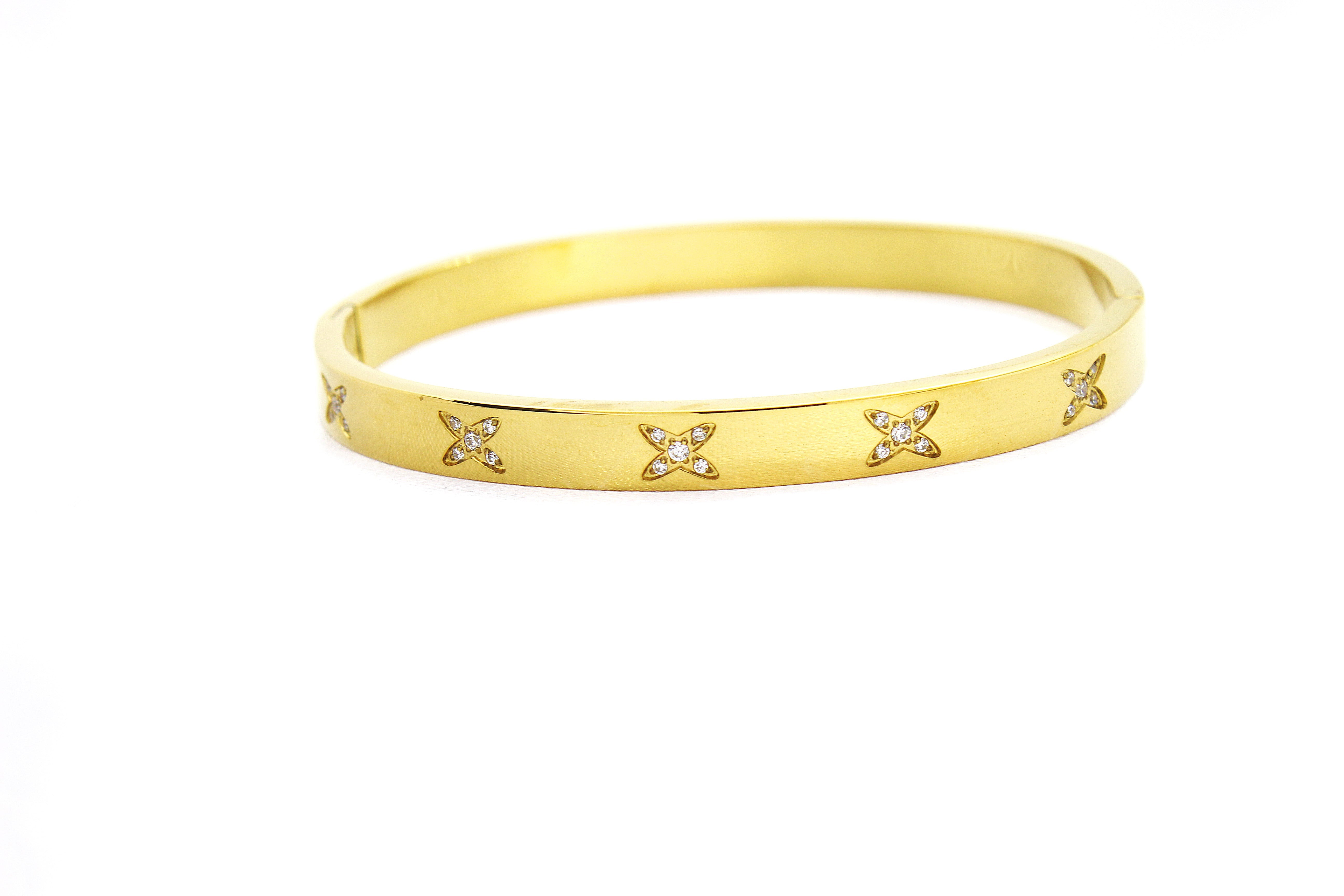 FLORAL STUD BRACELET – MINIMAL BLOOM DESIGN