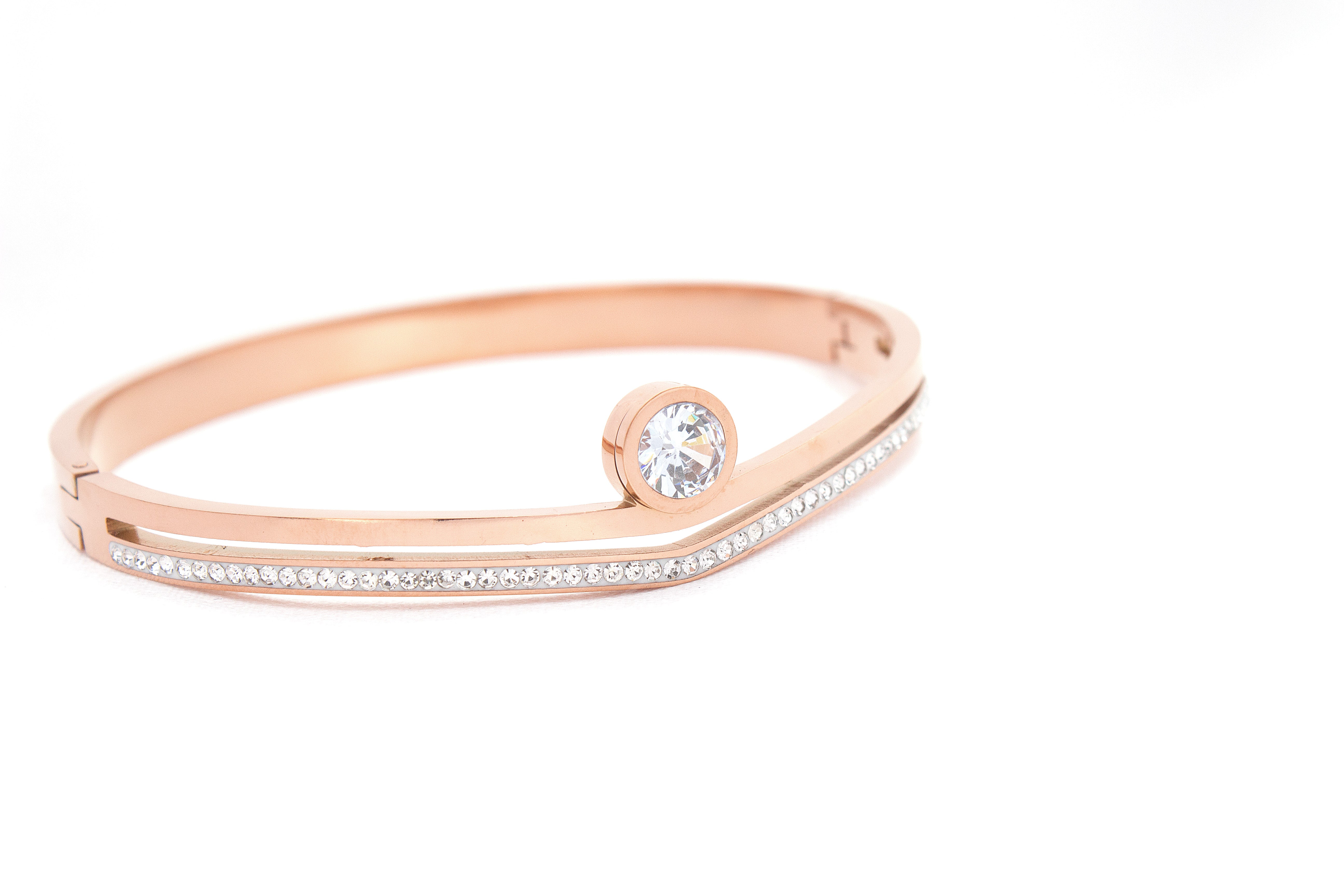 ROSE GOLD V-POINT SOLITAIRE BRACELETS