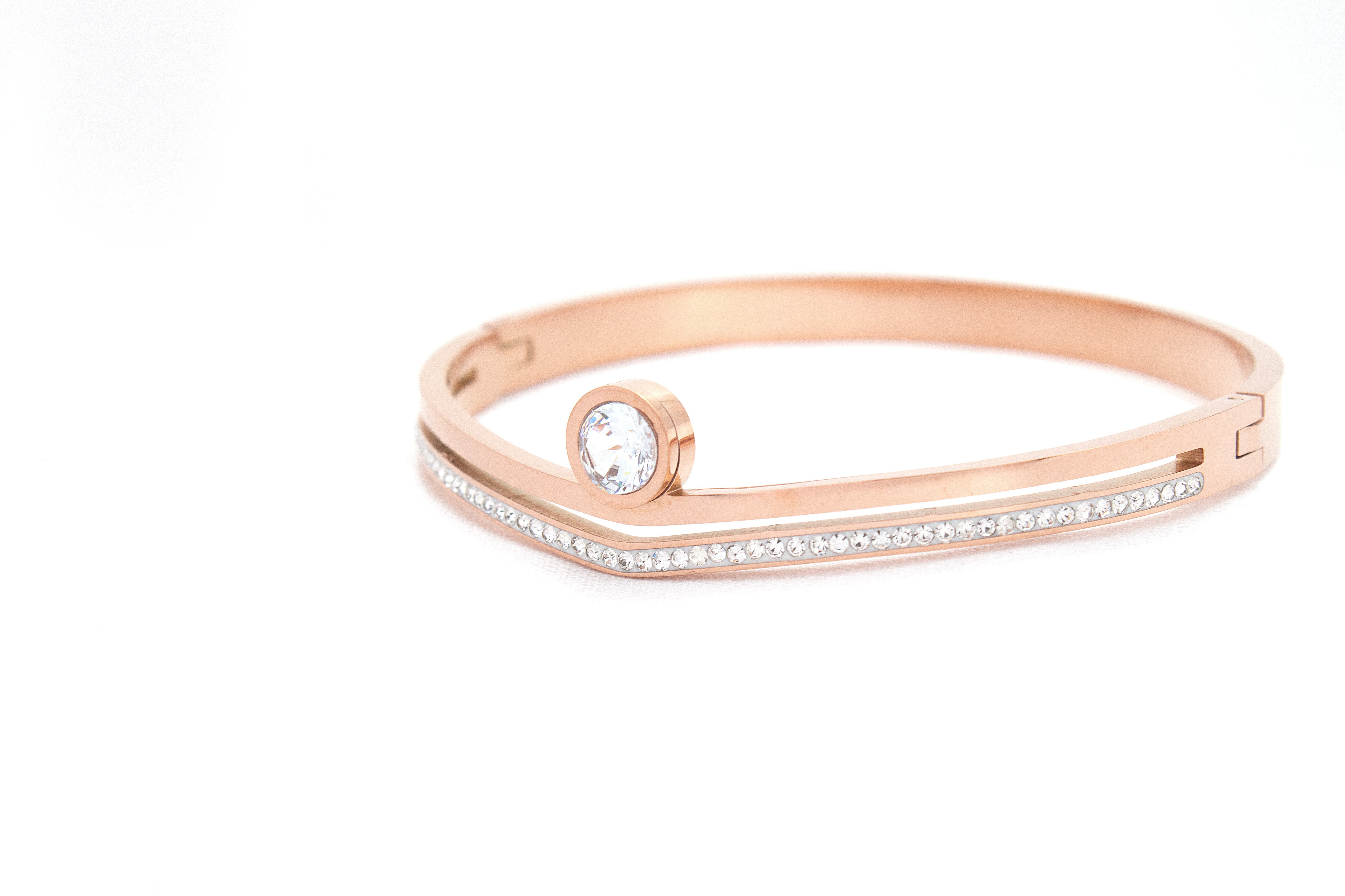 ROSE GOLD V-POINT SOLITAIRE BRACELETS