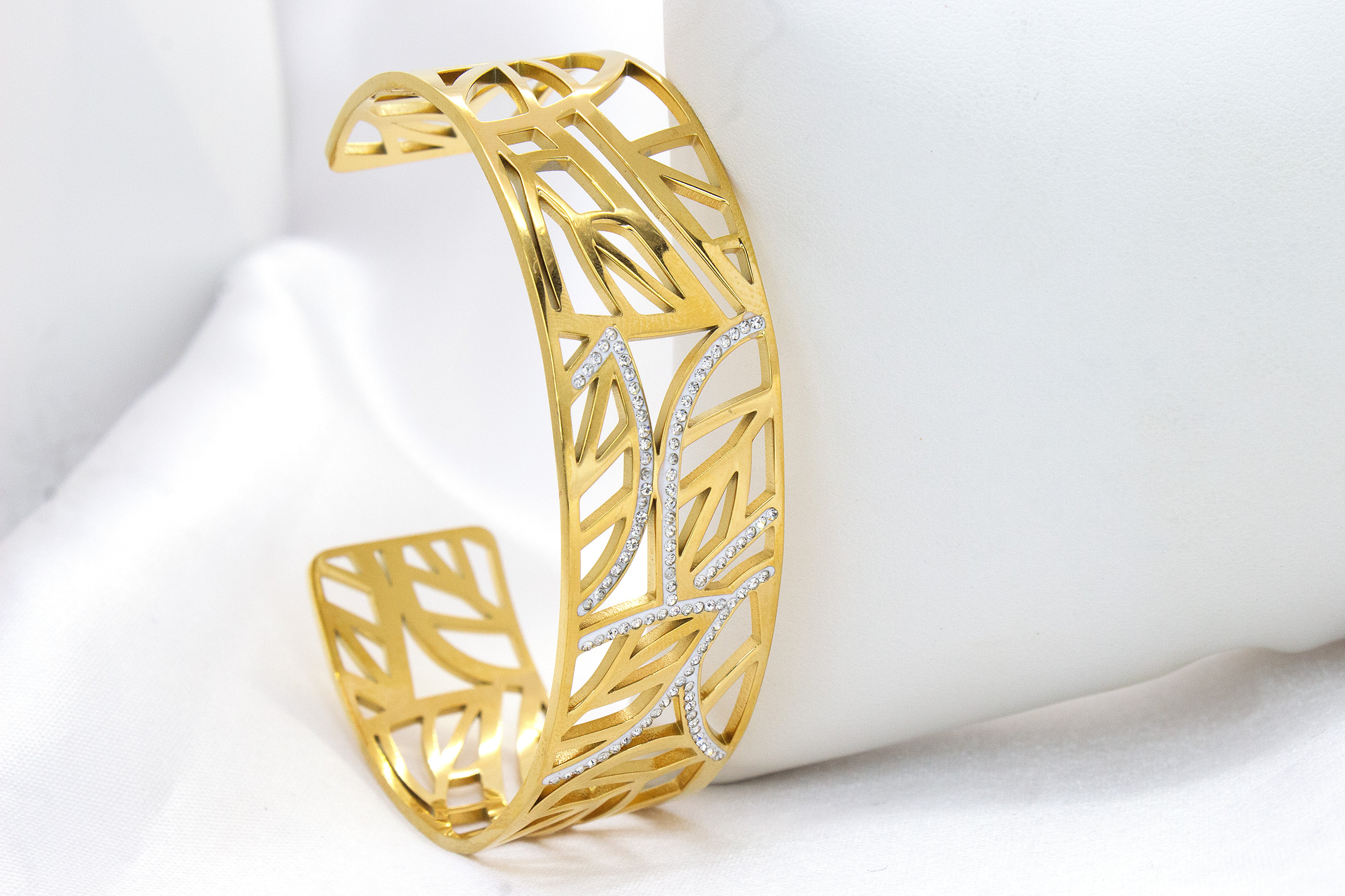 LEAF CUT CUFF BRACELET