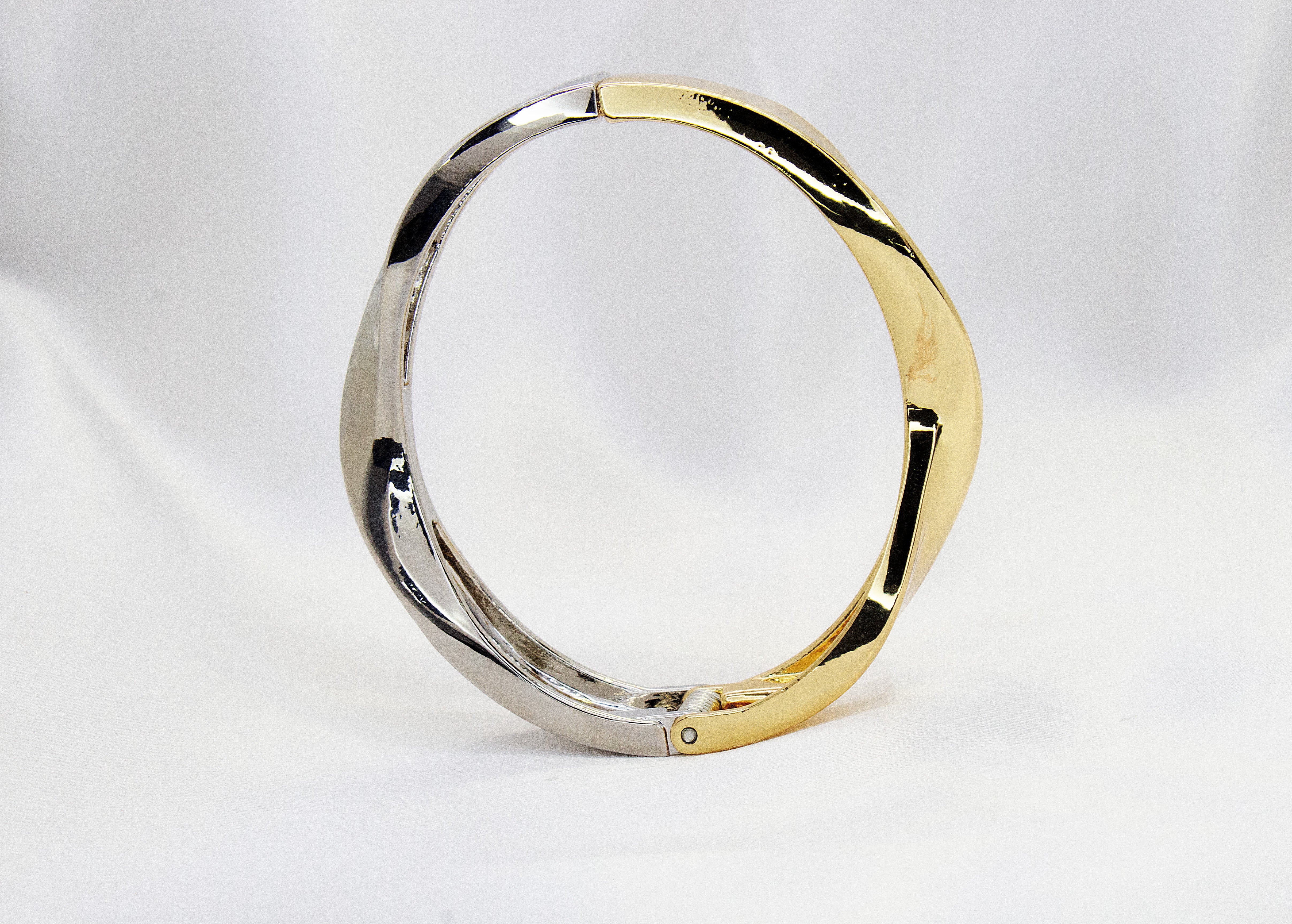 DUAL-TONE TWISTED CUFF BRACELET