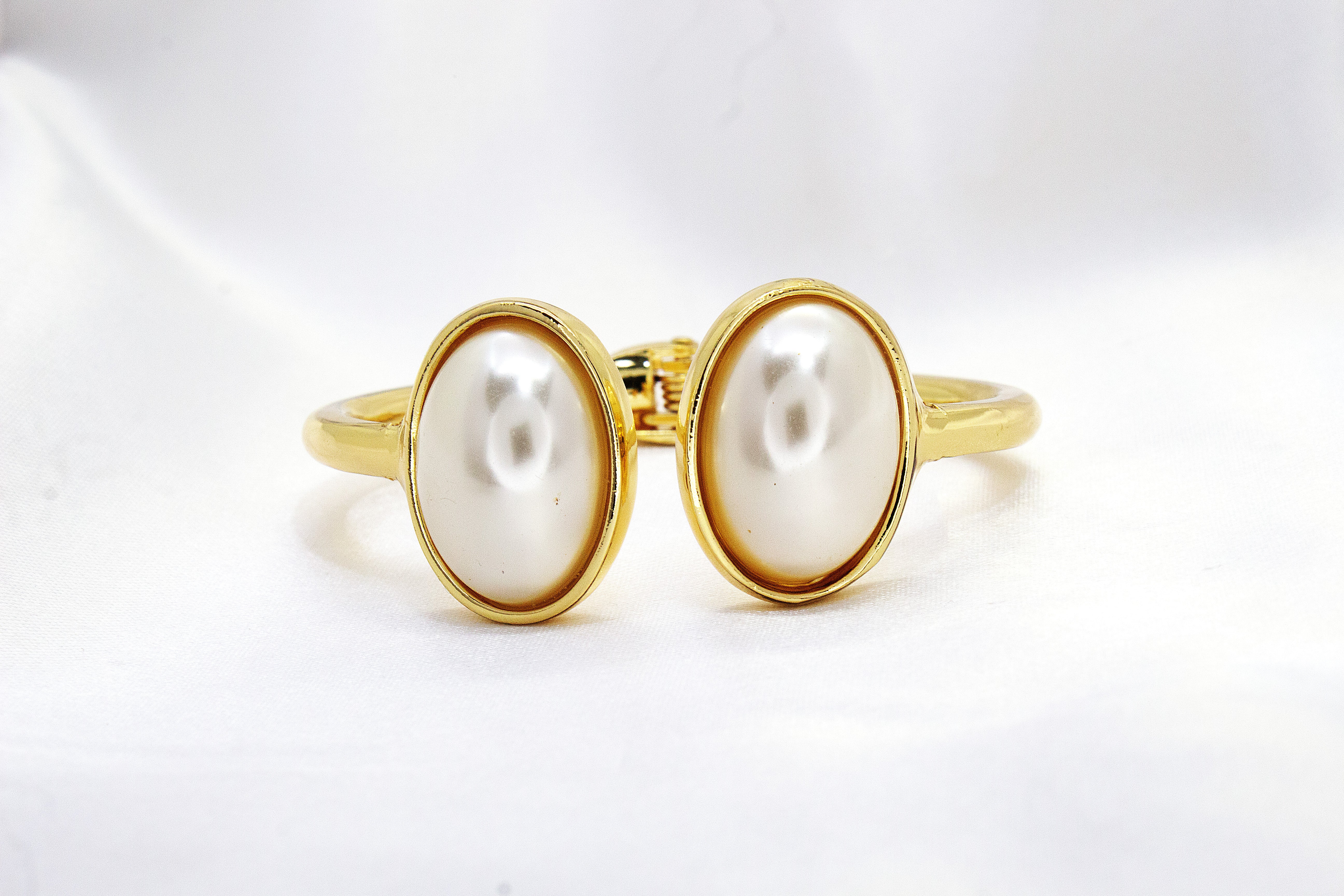 TWIN PEARL OVALS BRACELET