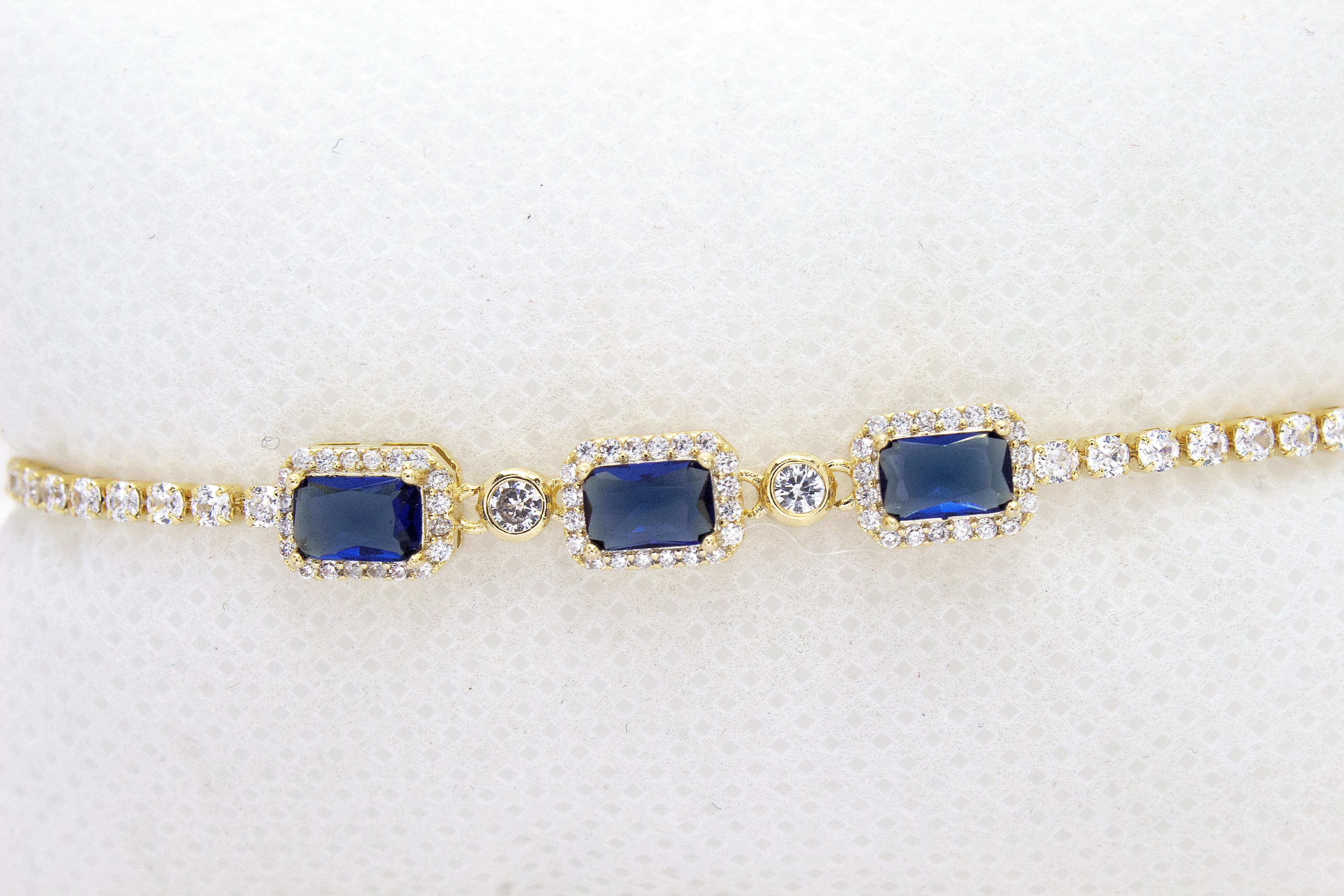 NAVY BLUE EMERALD-CUT CHAIN BRACELET