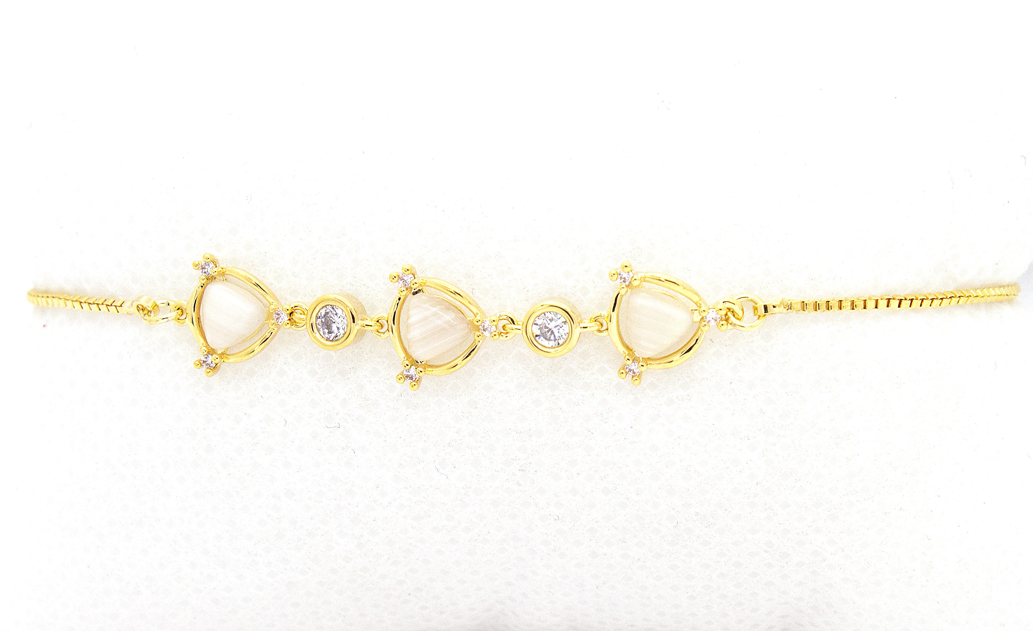 TEARDROP WHITE STONE CHAIN BRACELET