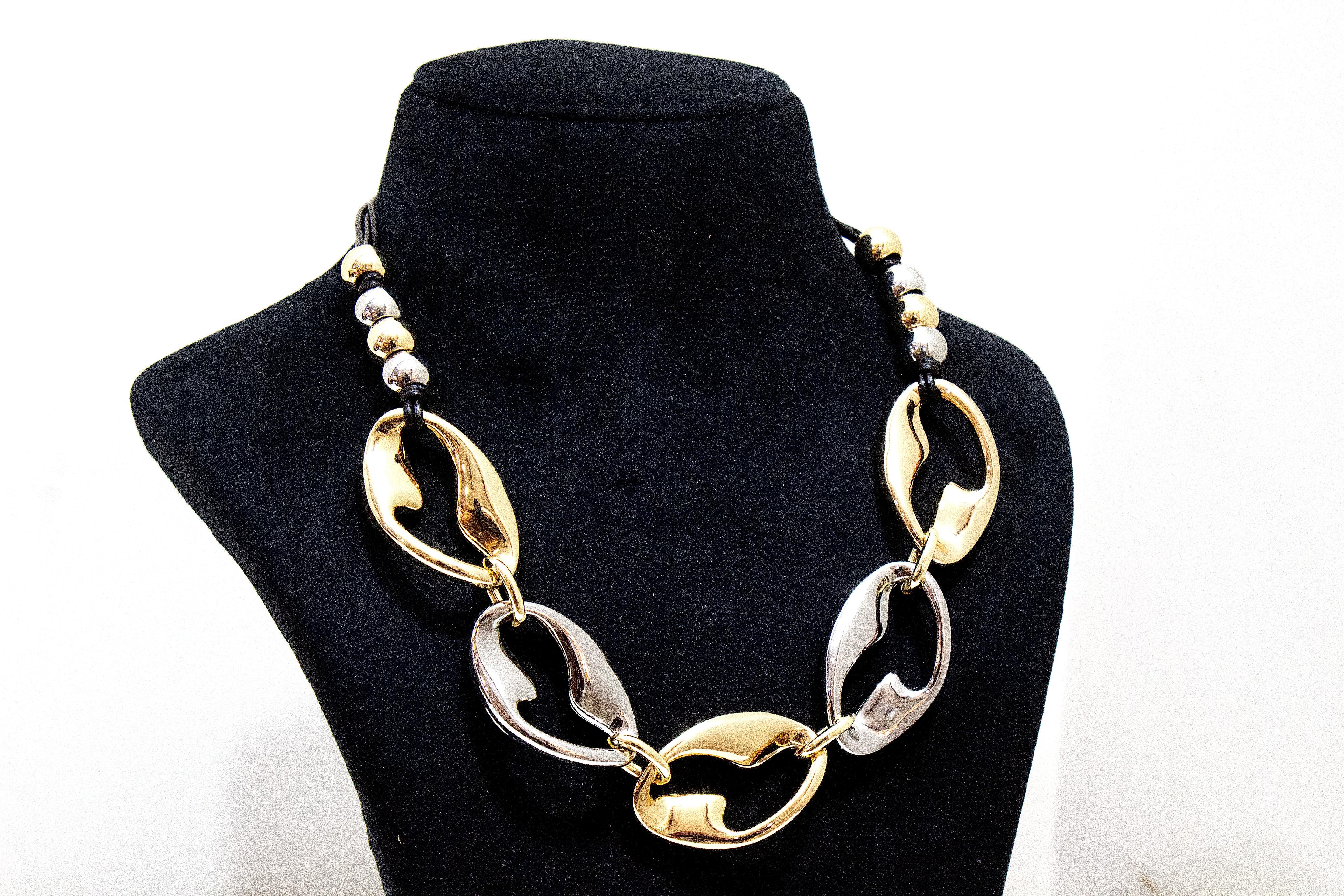 BOLD LINK NECKLACE IN GOLD & SILVER DUO