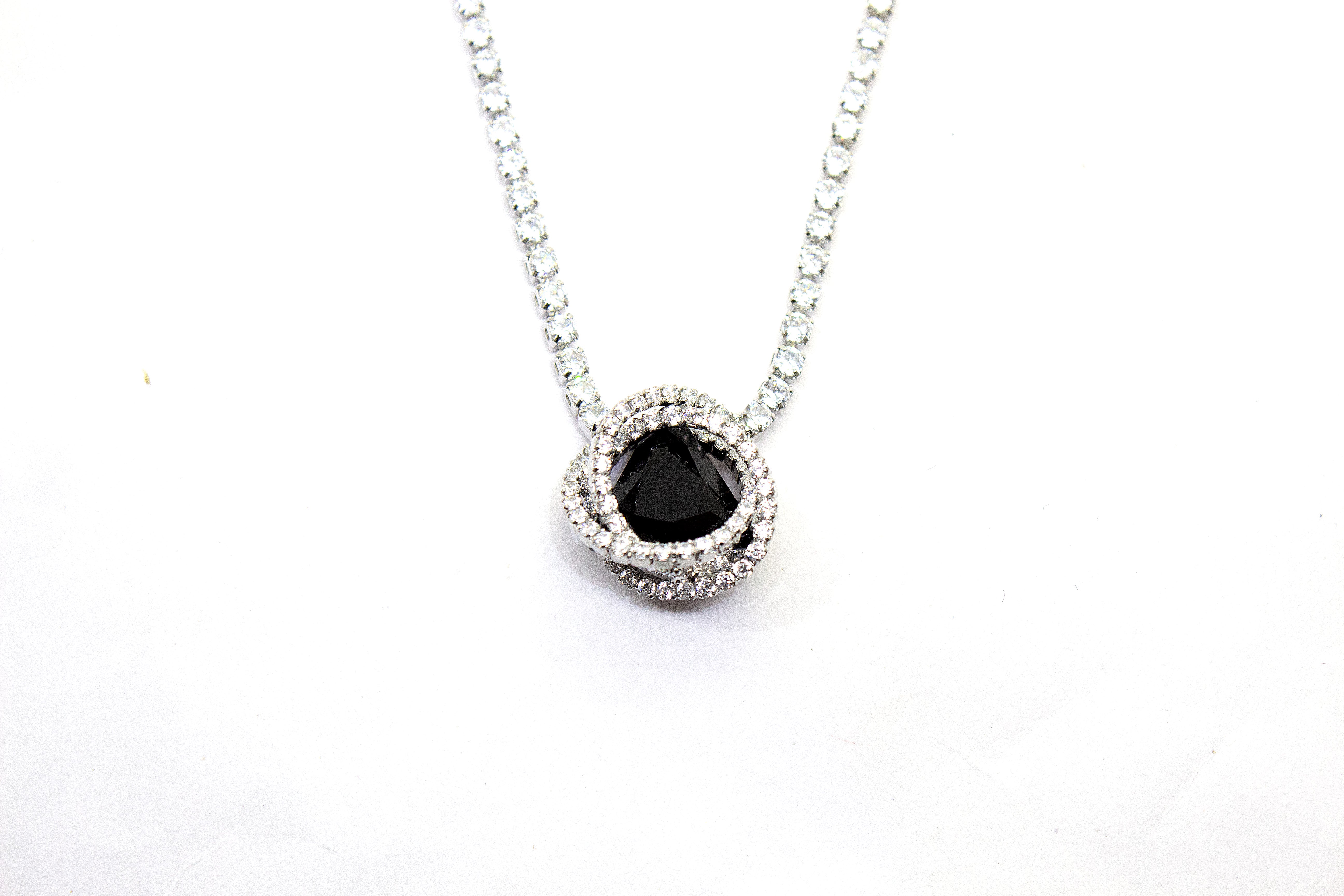GEM HALO STATEMENT NECKLACE