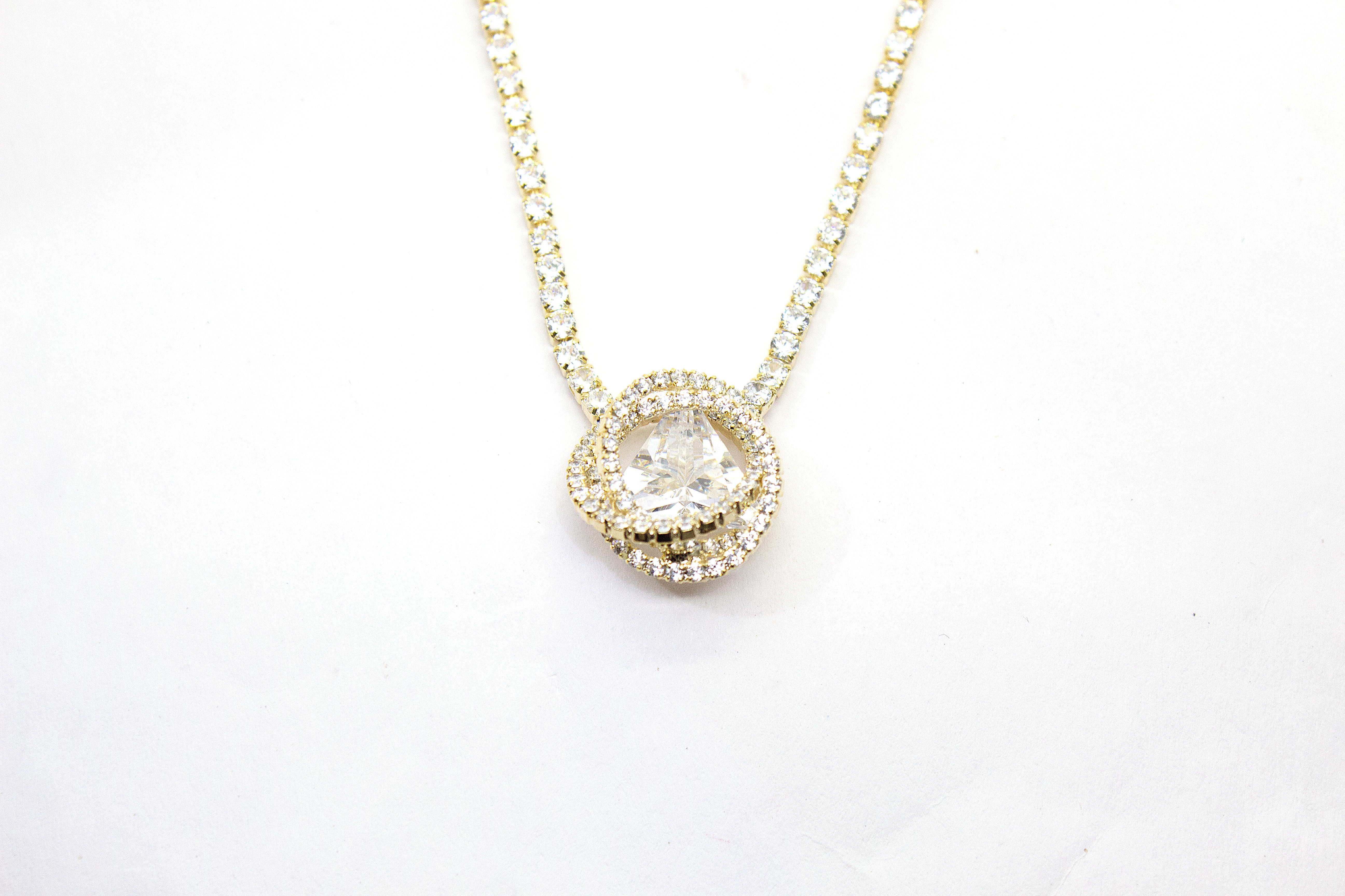 GEM HALO STATEMENT NECKLACE