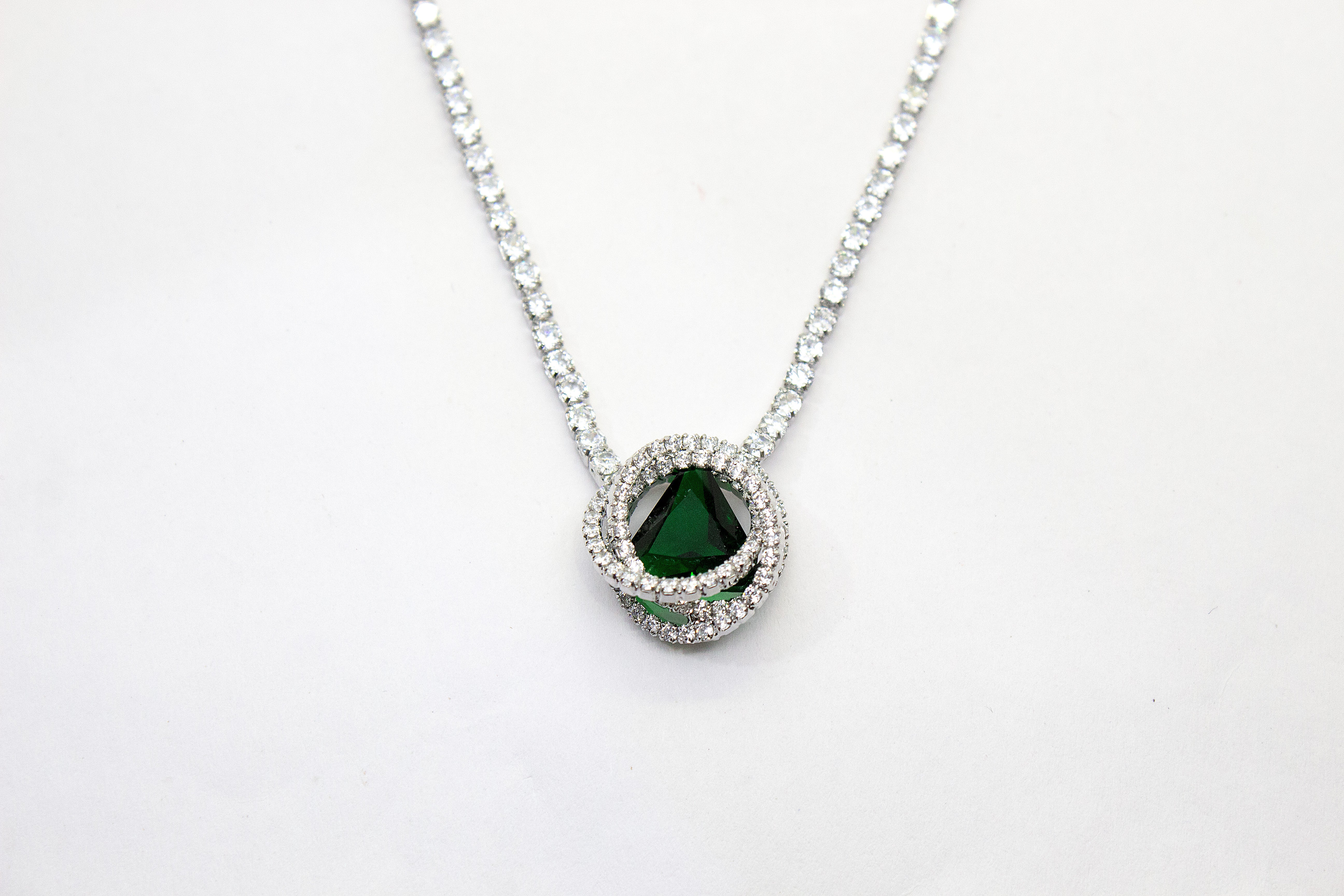 GEM HALO STATEMENT NECKLACE