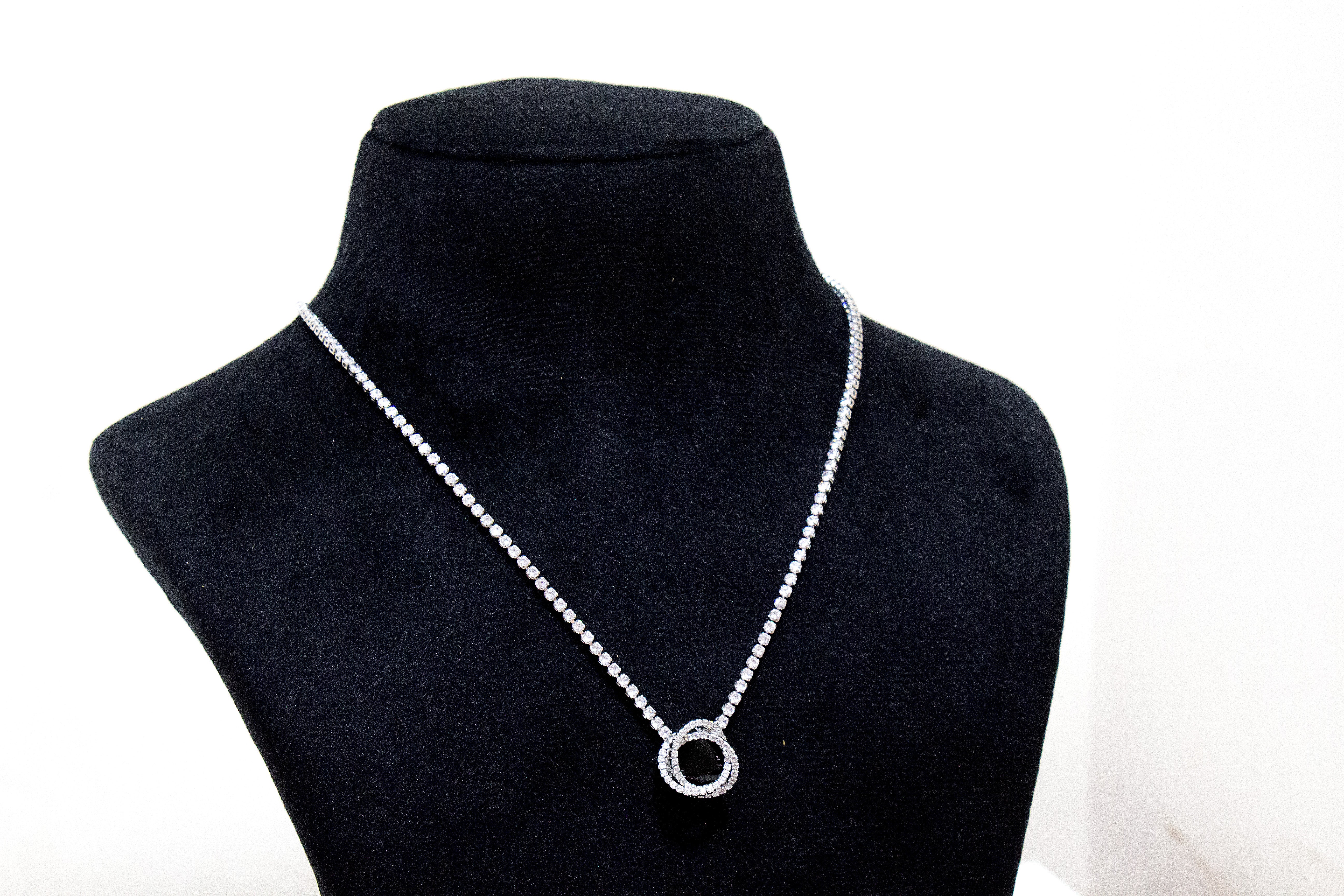 GEM HALO STATEMENT NECKLACE