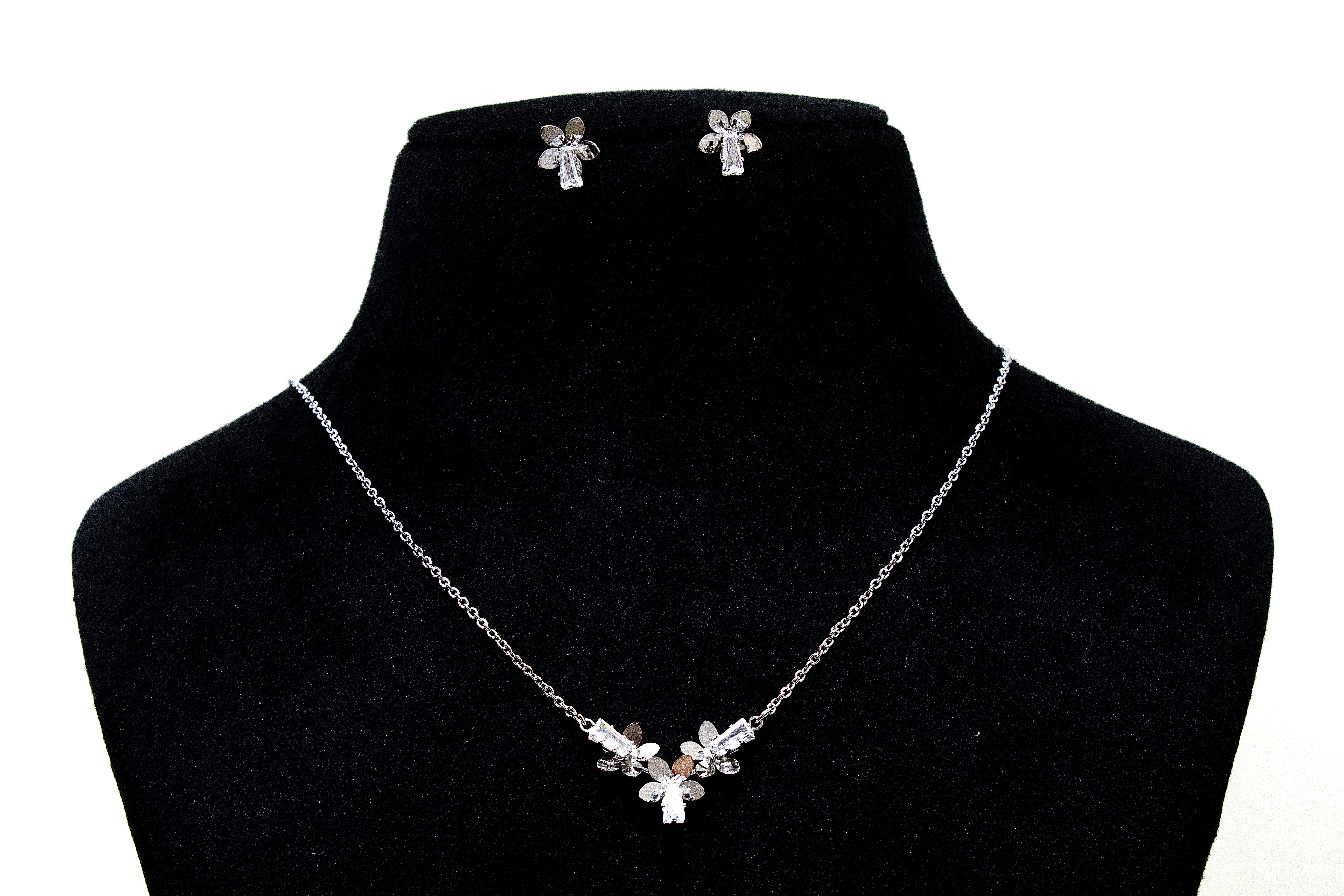 CRYSTAL BUTTERFLY NECKLACE