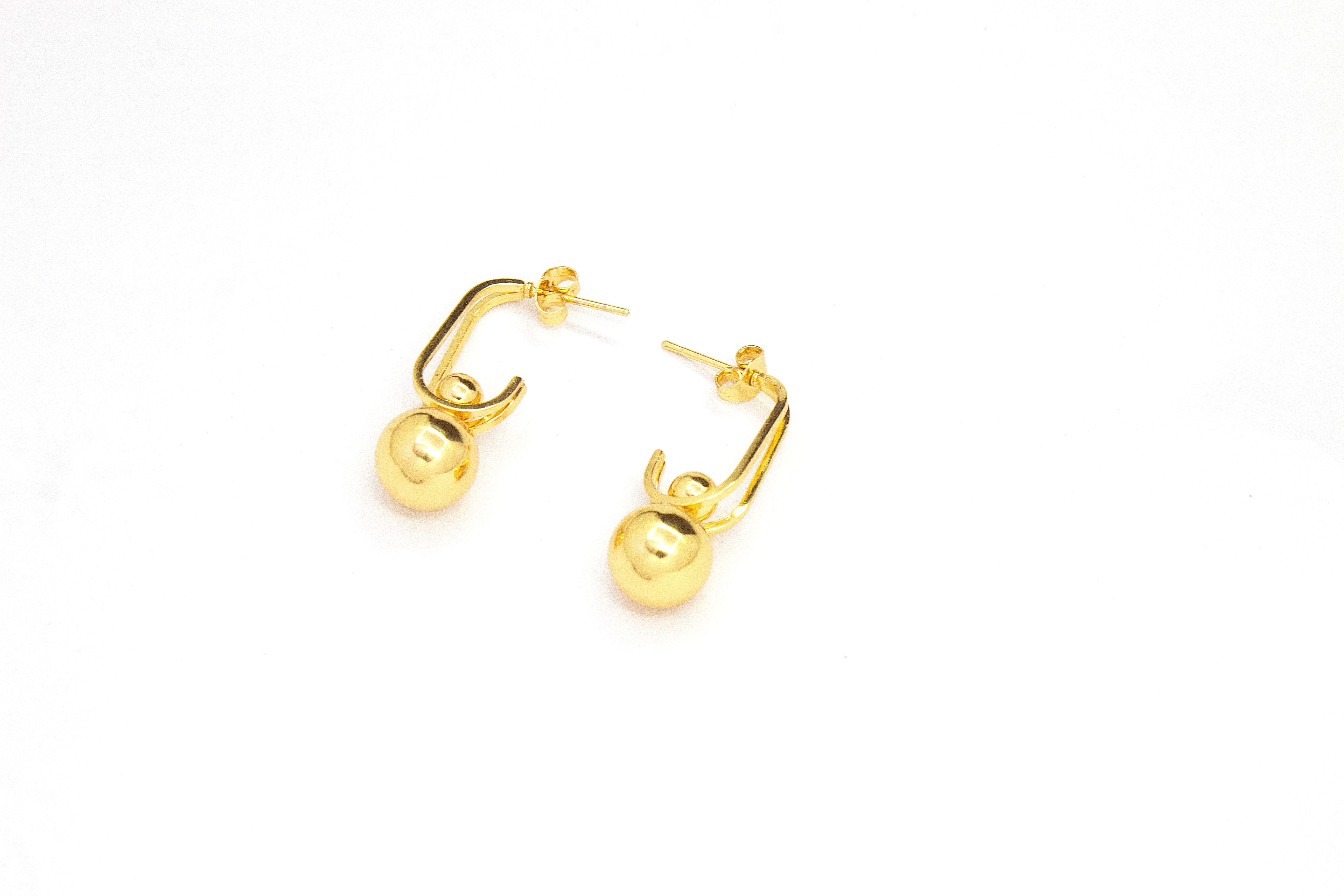 MINIMAL GOLD BALL DROP EARRINGS