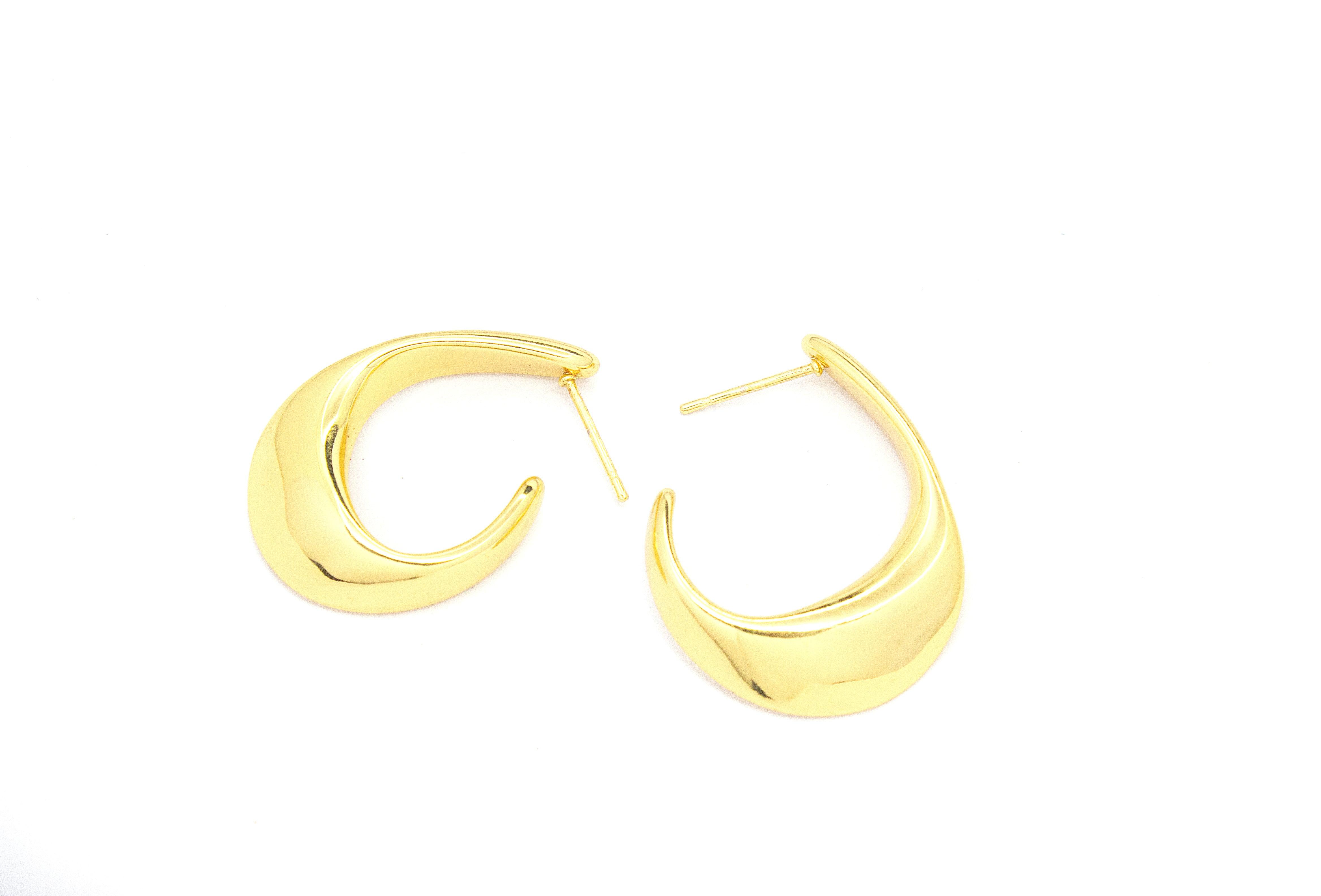 ELEGANT GOLD CRESCENT HOOP EARRINGS