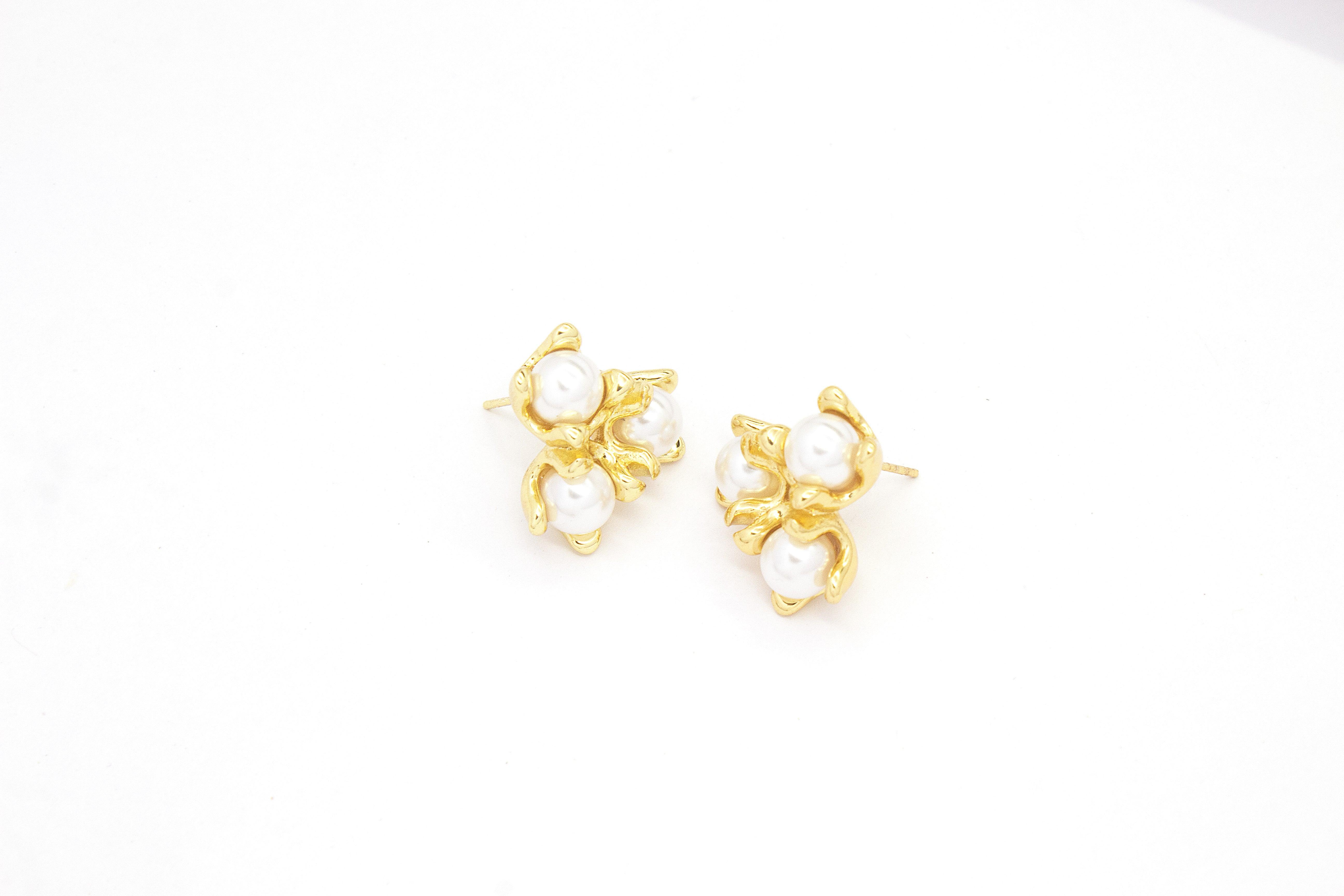 BLOOM CLUSTER STUDS