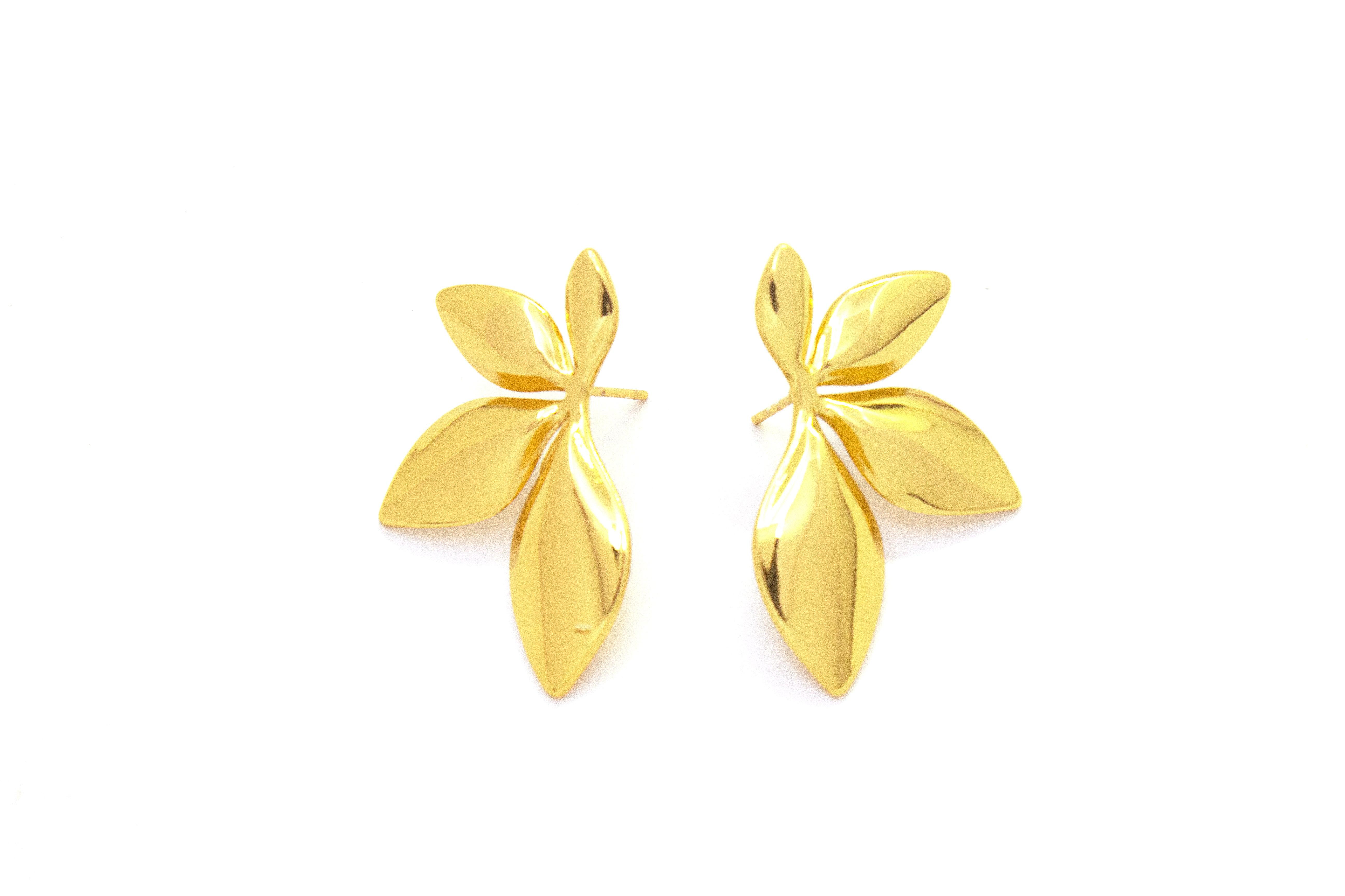 GOLDEN BLOOM STUD EARRINGS