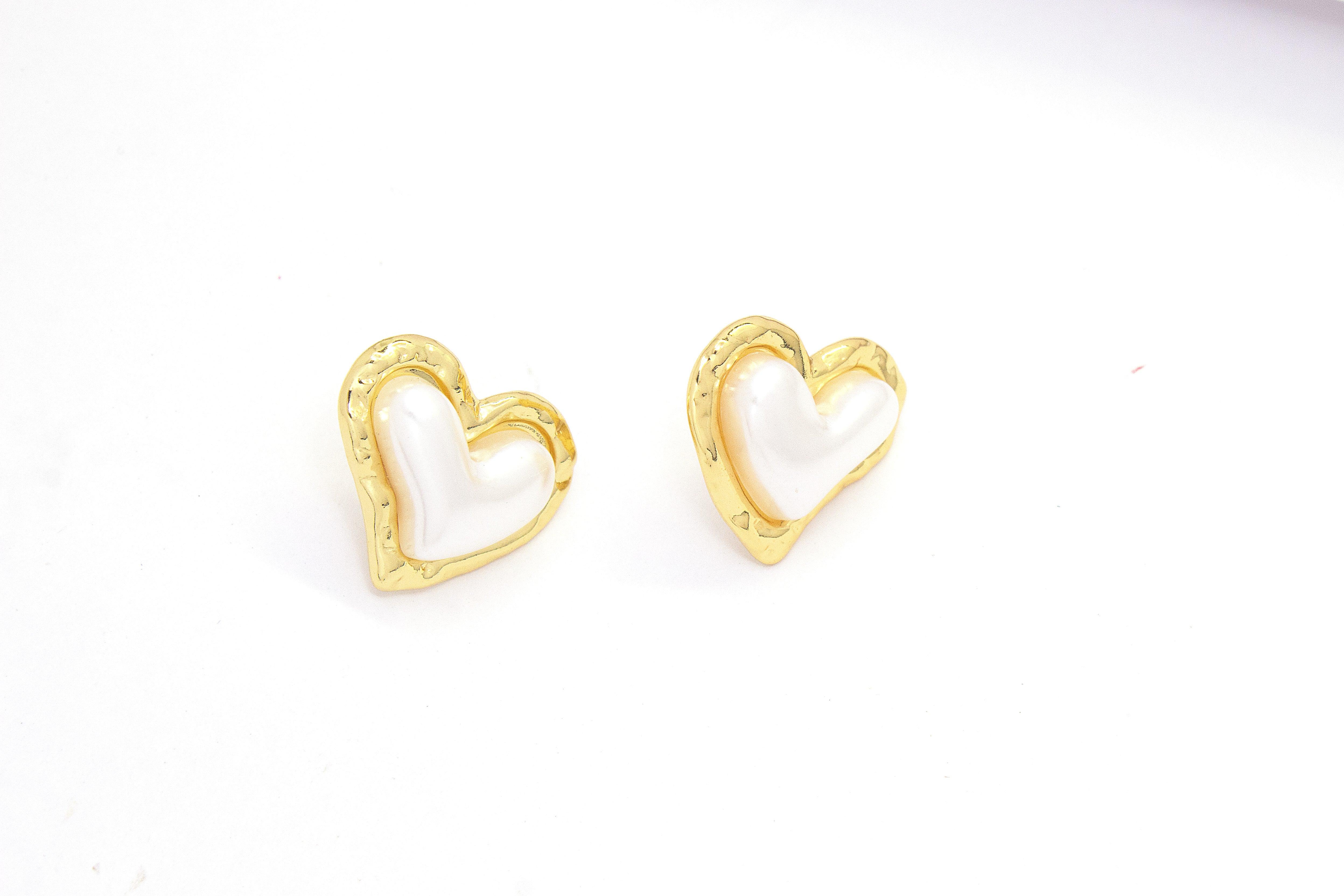 PEARLESCENT HEART STUD EARRINGS