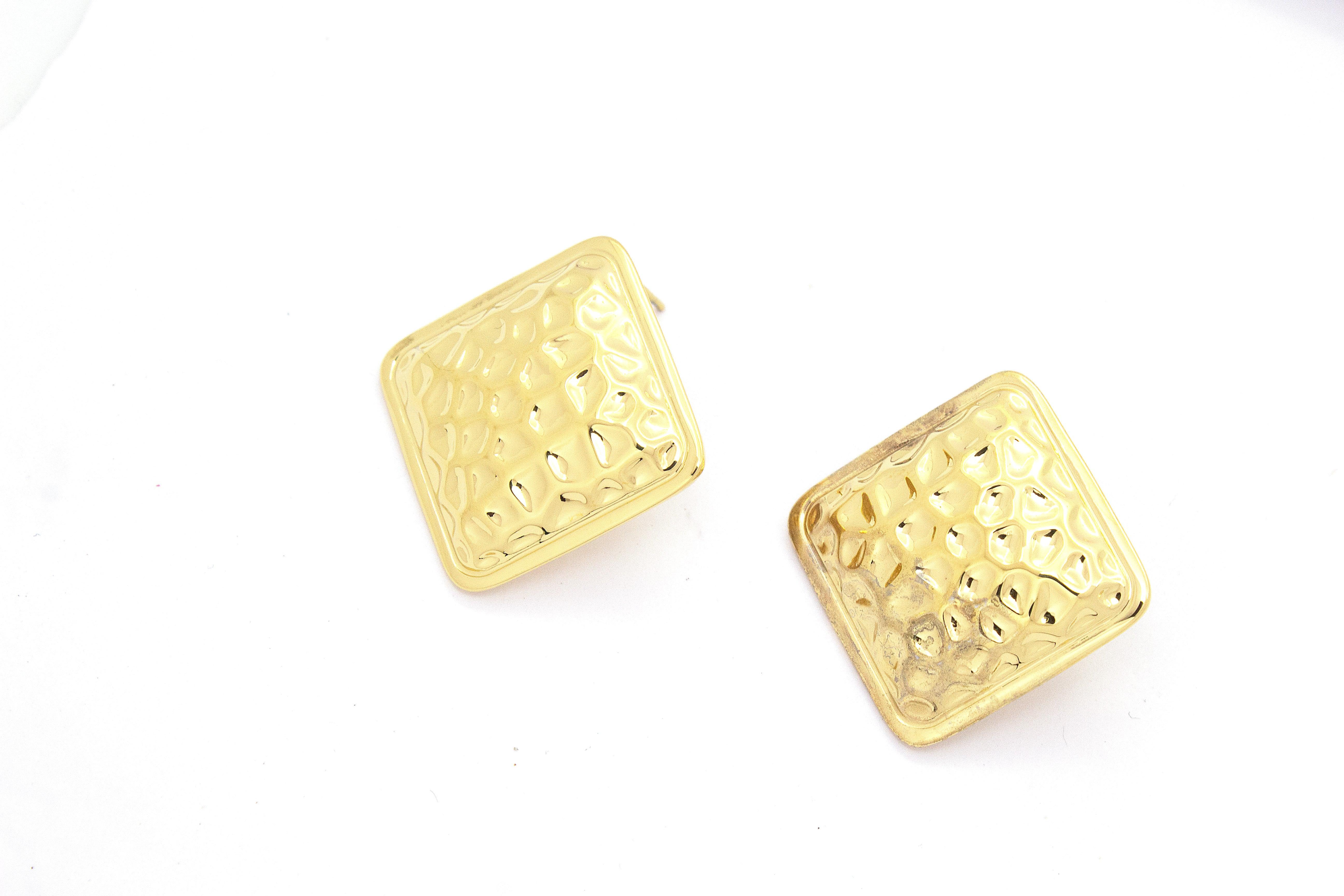 TEXTURED SQUARE GOLD STUDS