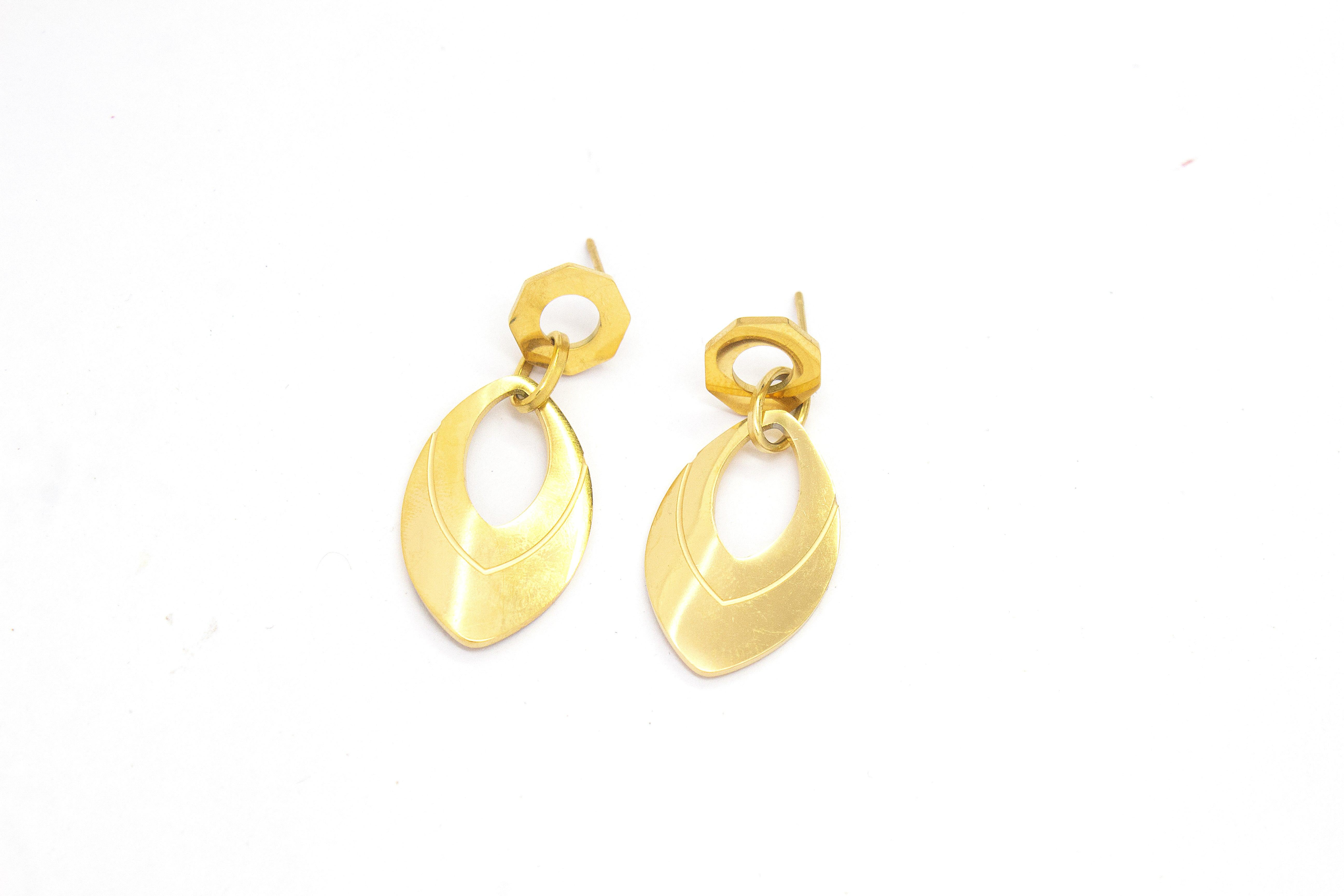 STRUCTURED CHARM EARRINGS