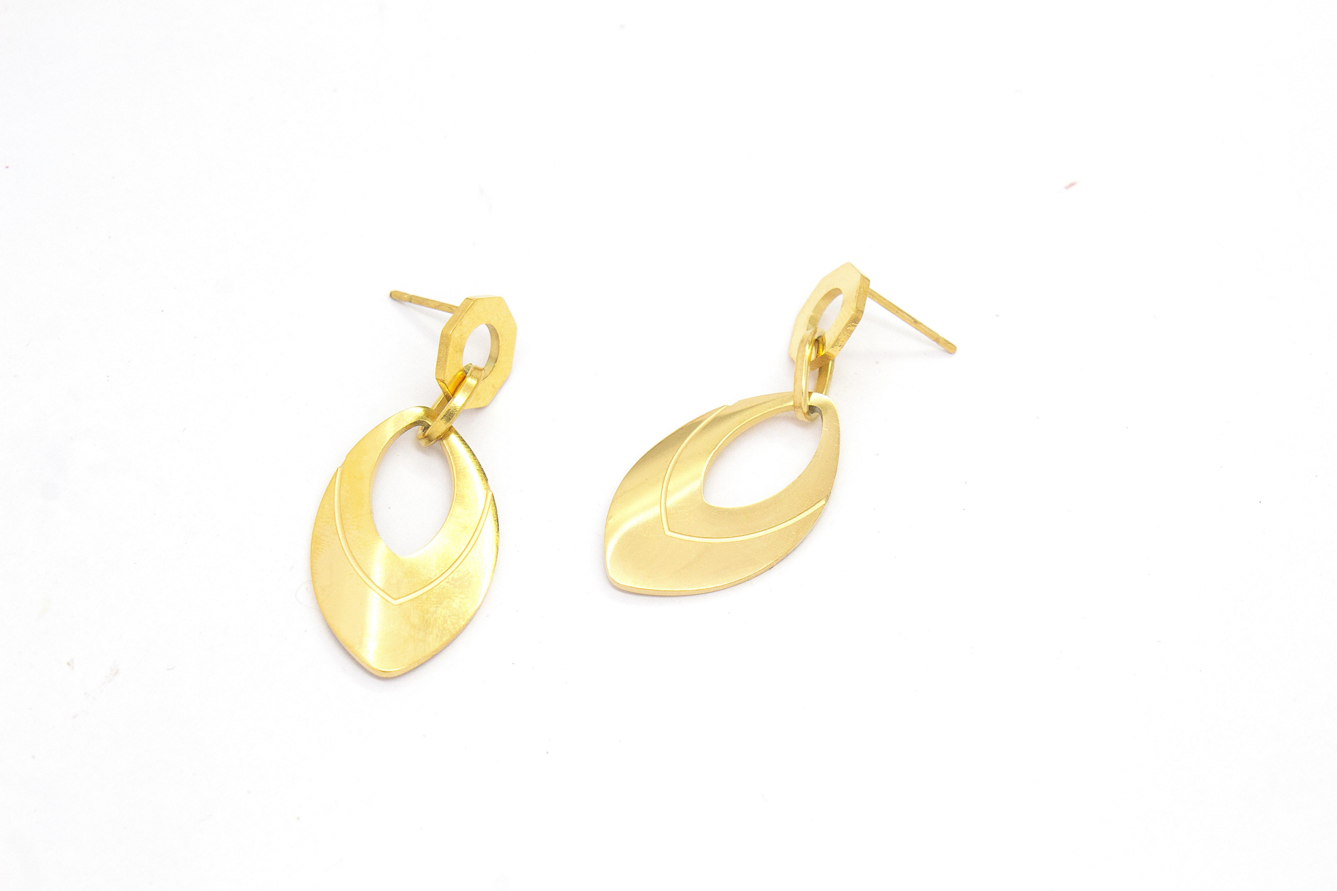 STRUCTURED CHARM EARRINGS