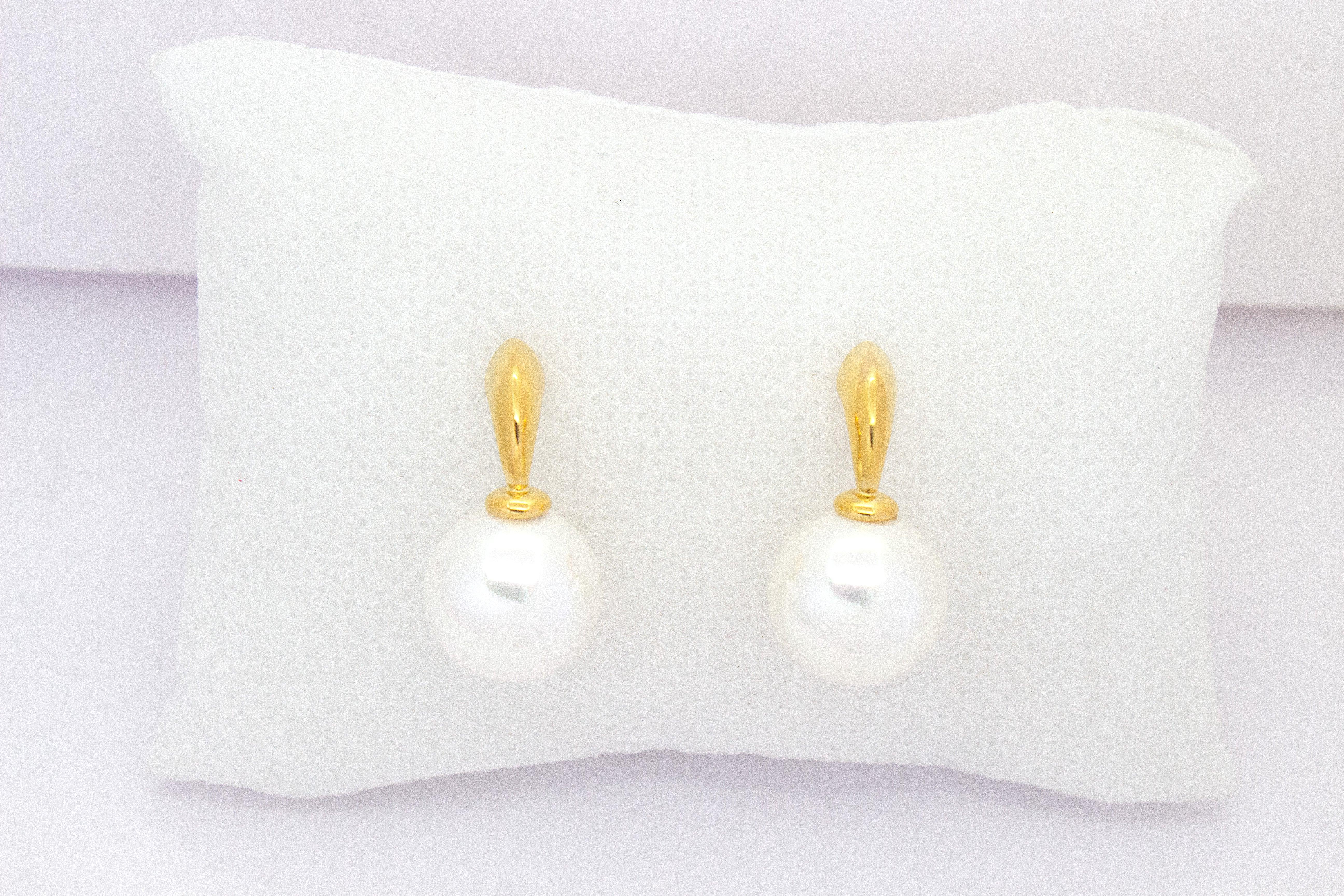 SLEEK CRESCENT DROP EARRINGS