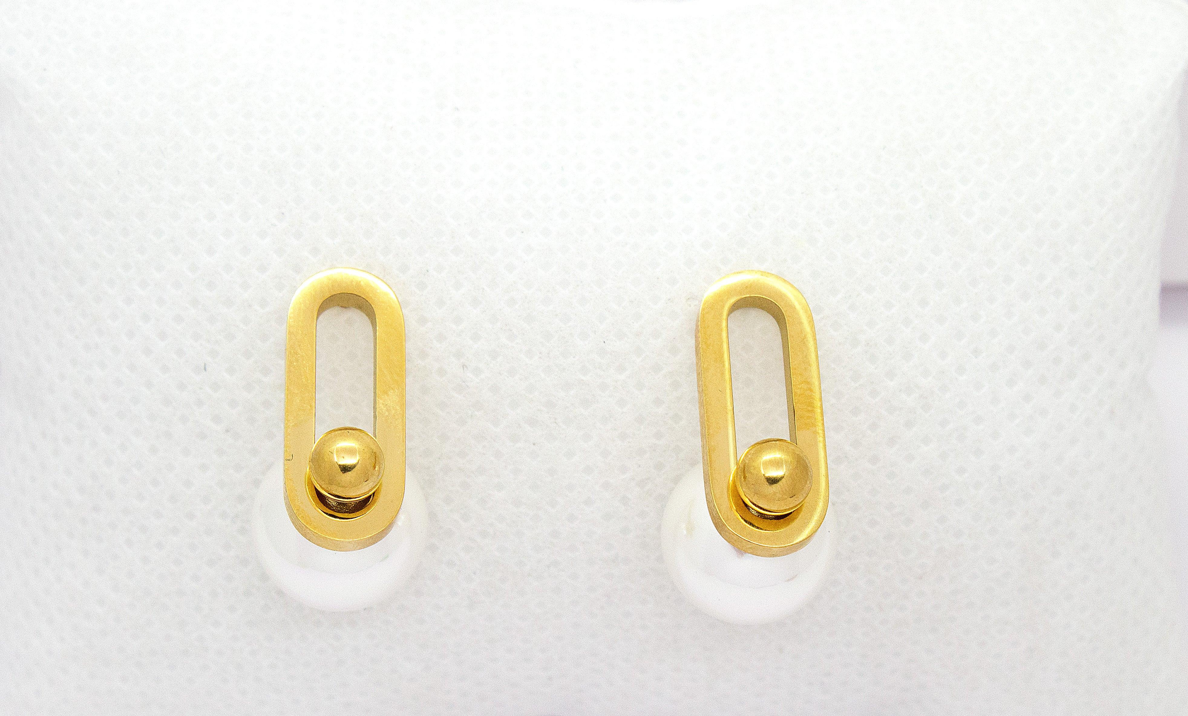 GEOMETRIC PEARL STUD EARRINGS