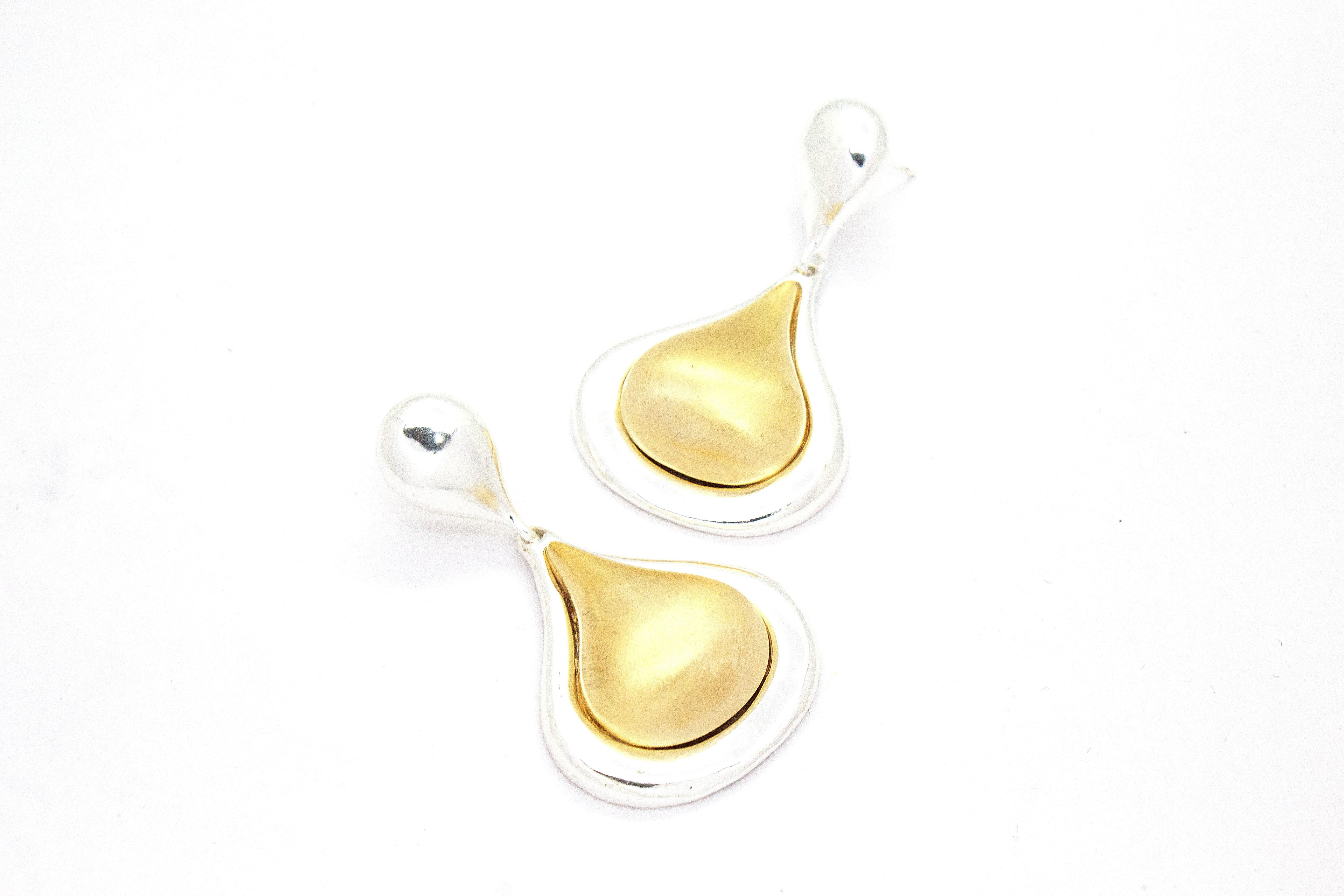 DUAL-TONE TEARDROP EARRINGS – SILVER & GOLD FINISH