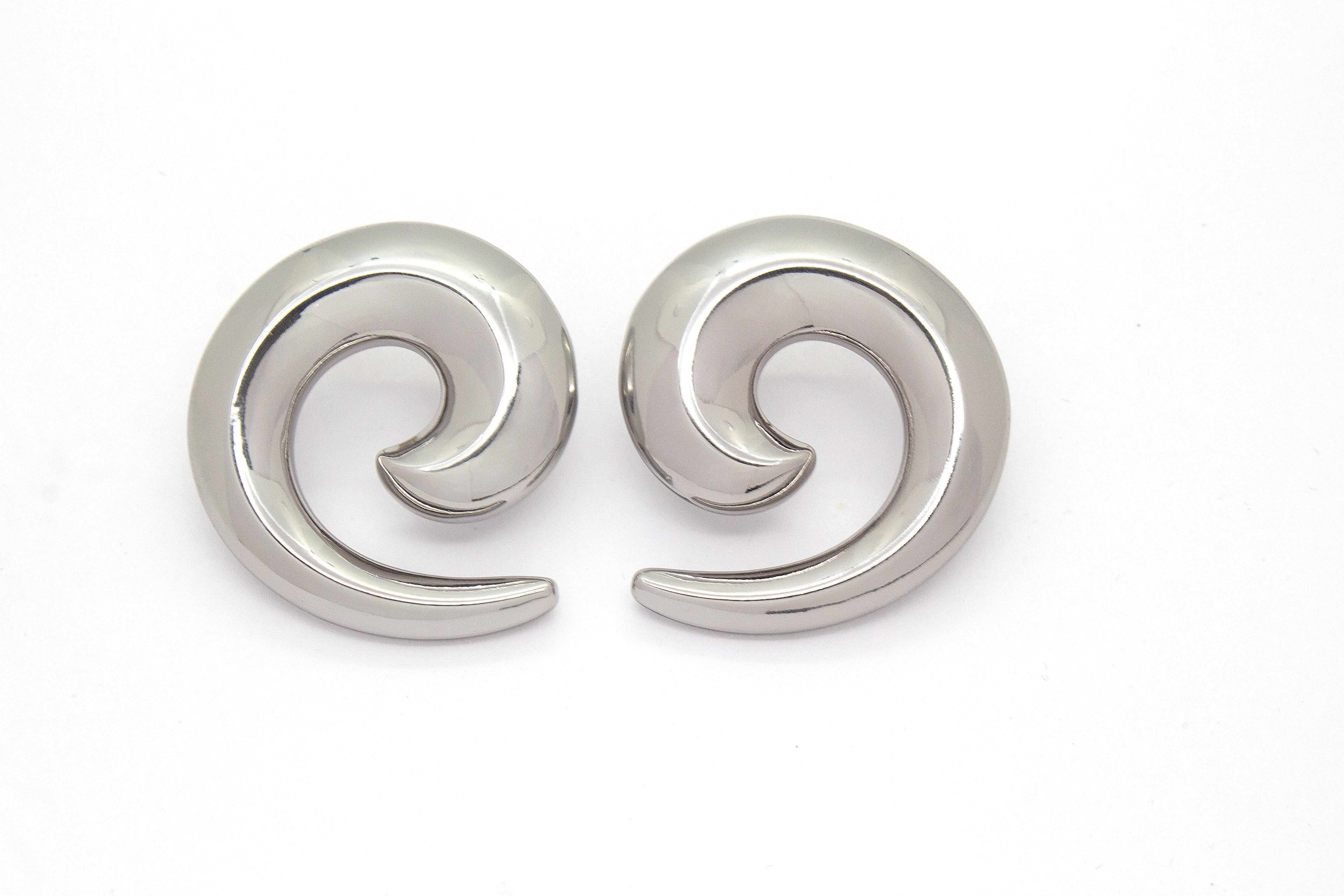 METALLIC SILVER SPIRAL STUD EARRINGS
