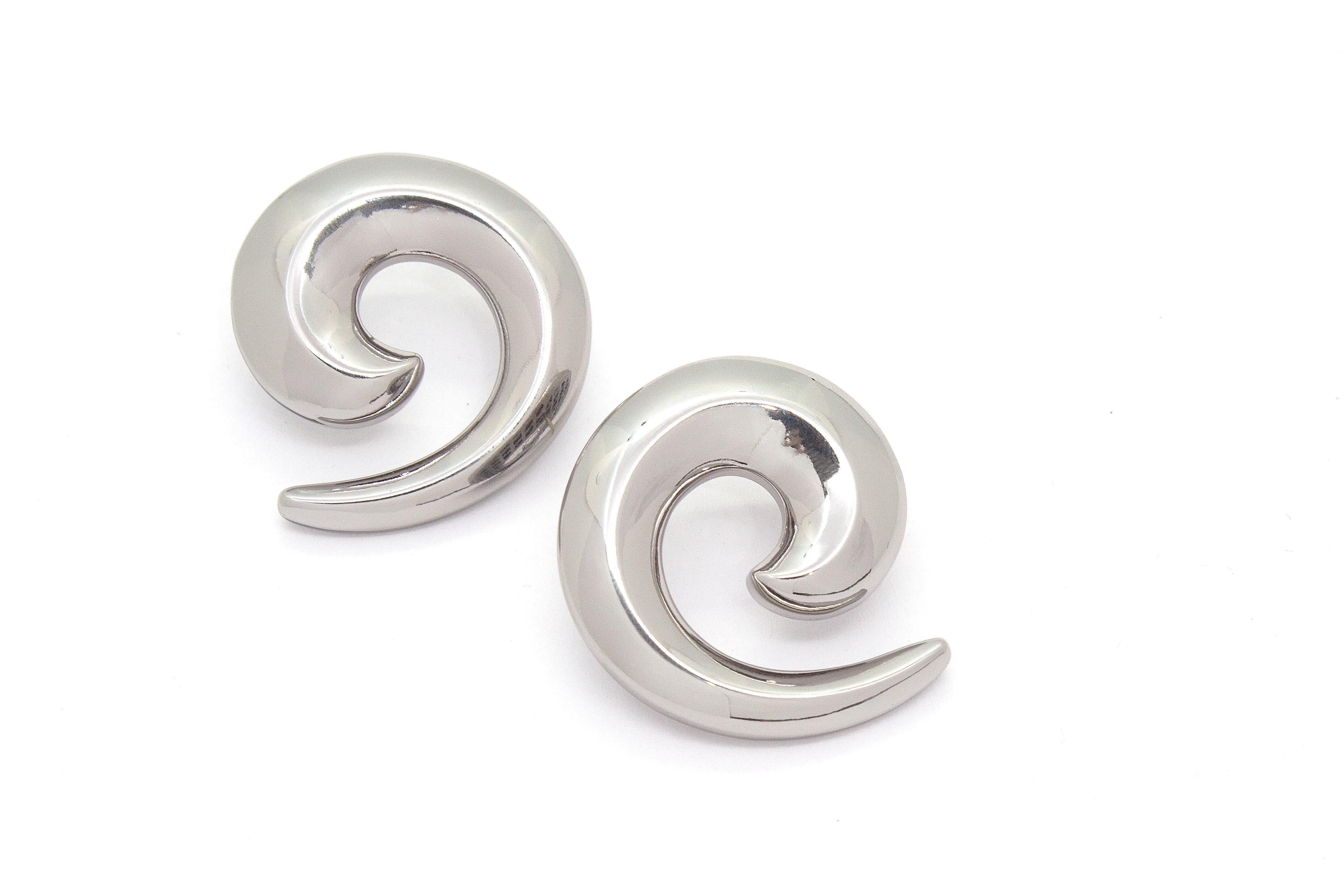 METALLIC SILVER SPIRAL STUD EARRINGS