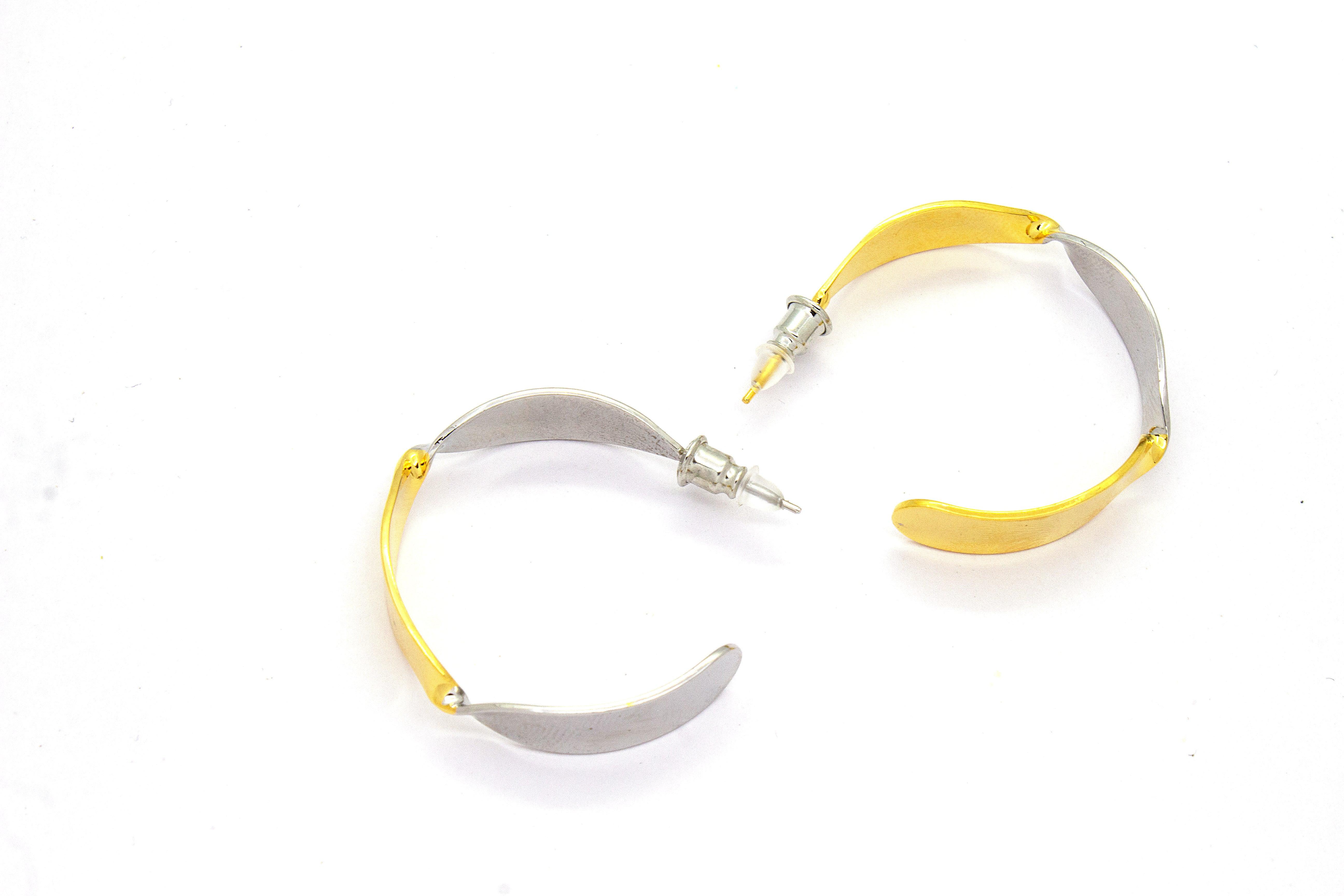 TWO-TONE TWIST HOOP EARRINGS – SILVER & GOLD FINISH