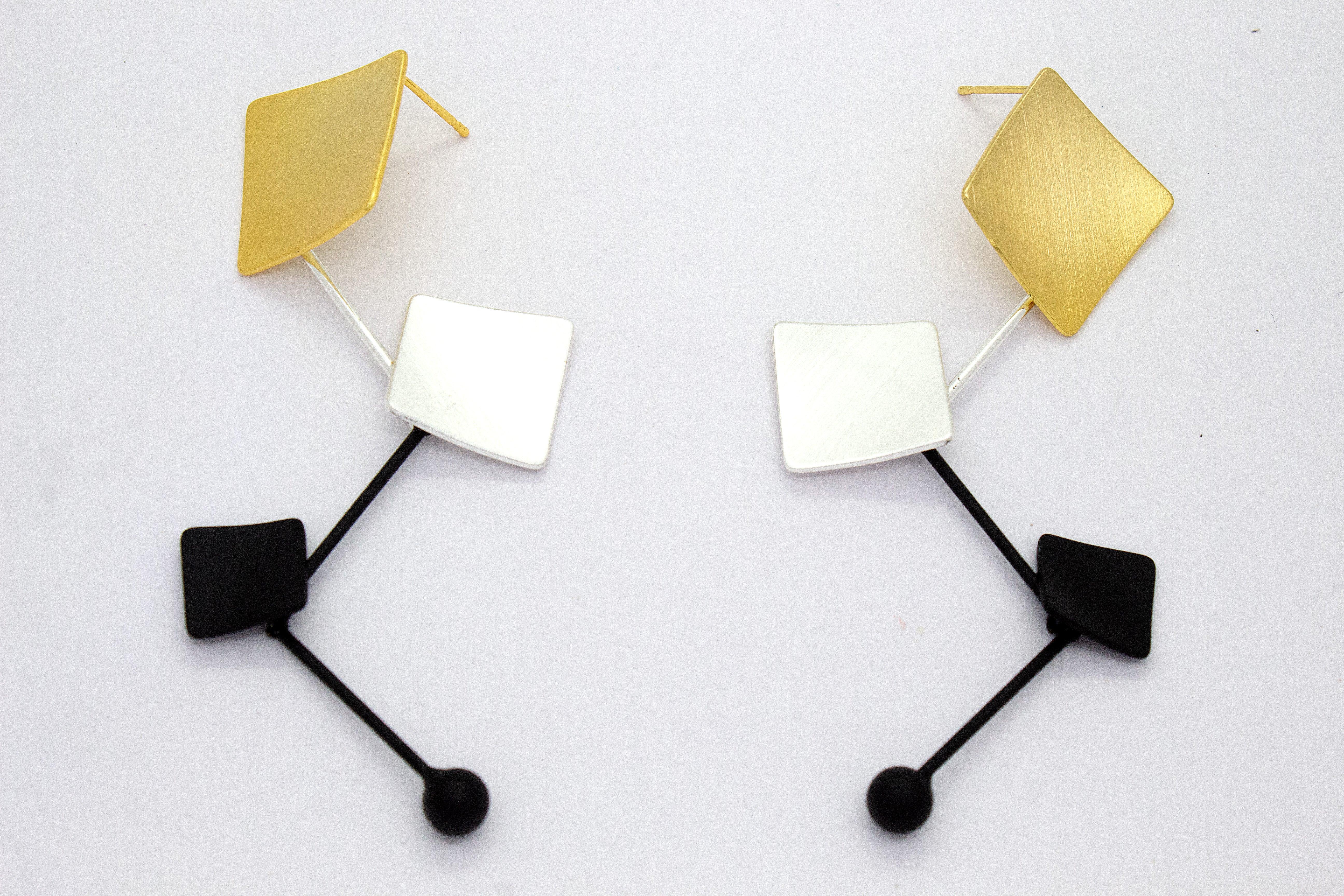TRI-TONE RHOMBUS CASCADE  EARRINGS