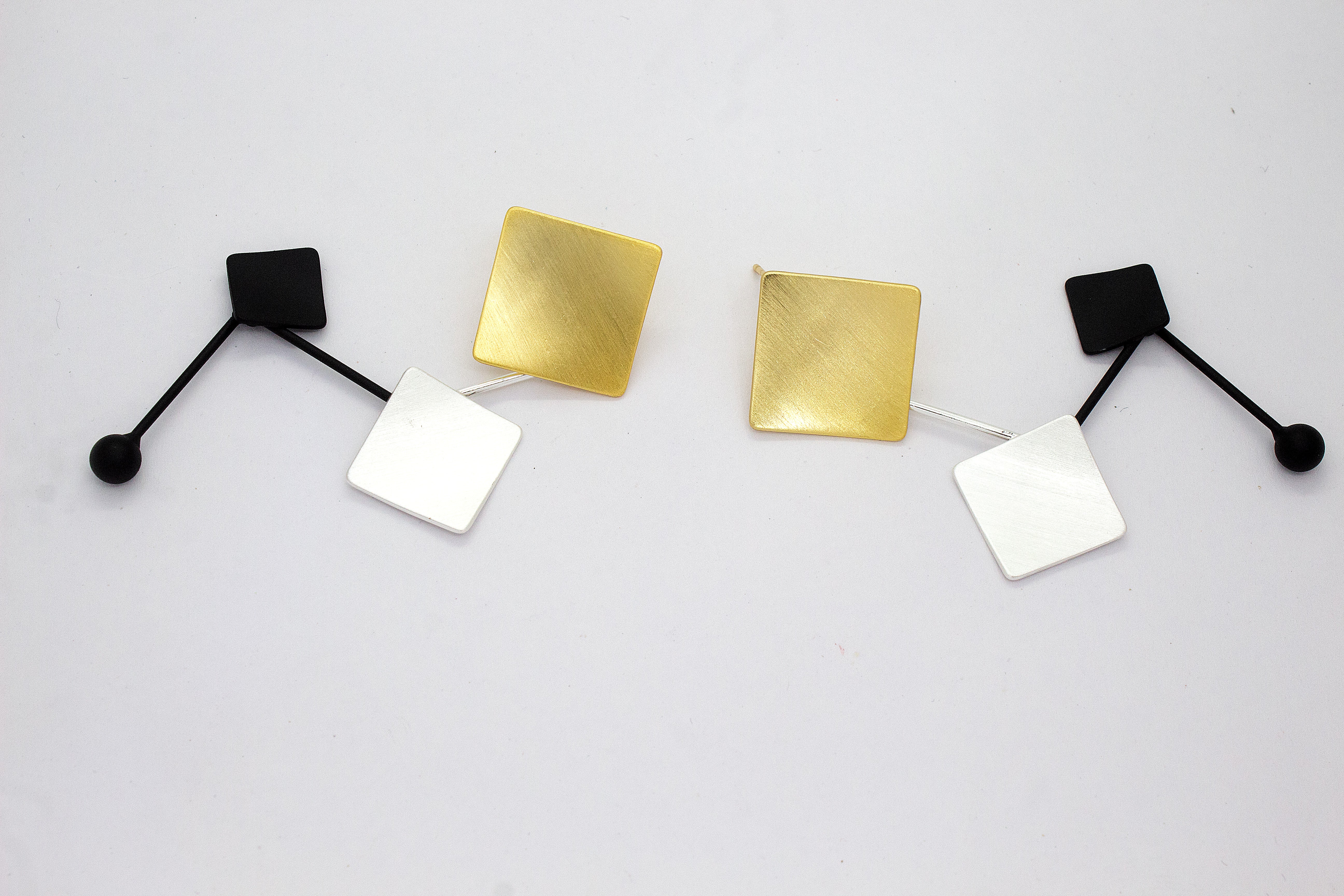 TRI-TONE RHOMBUS CASCADE  EARRINGS