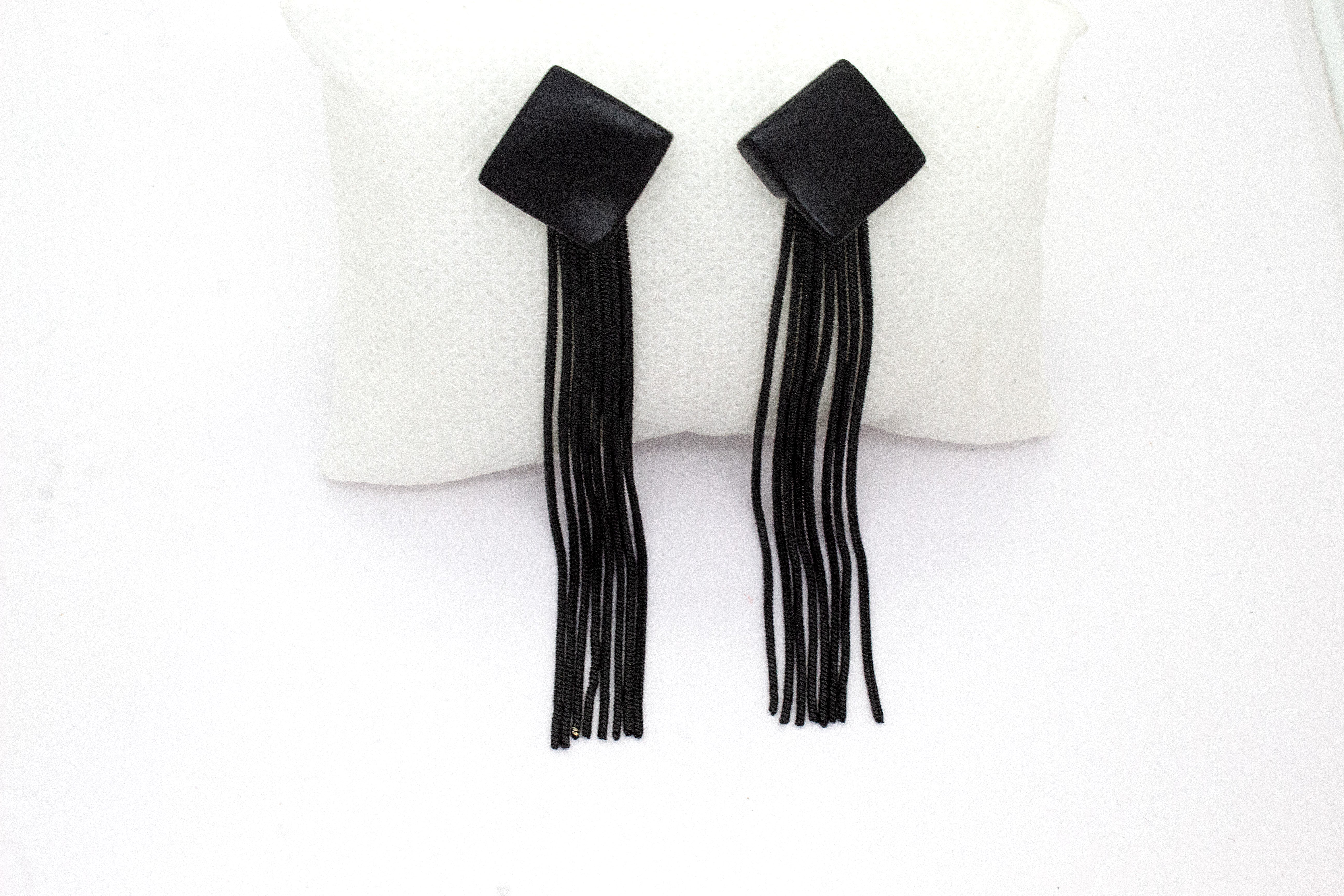 BLACK TASSEL DROP EARRINGS IN MATTE FINISH