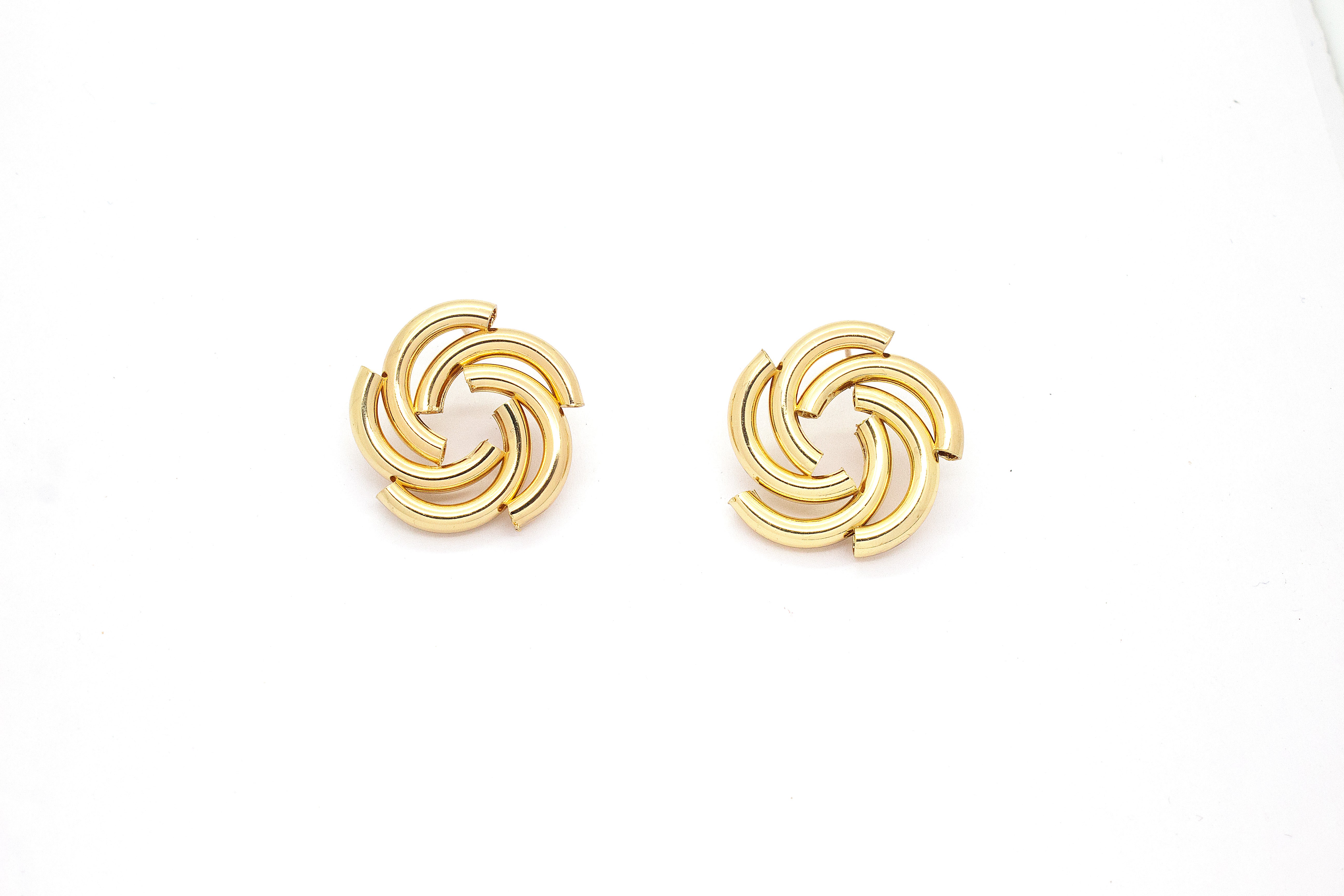 SPIRAL BLOOM GOLD STUD EARRINGS