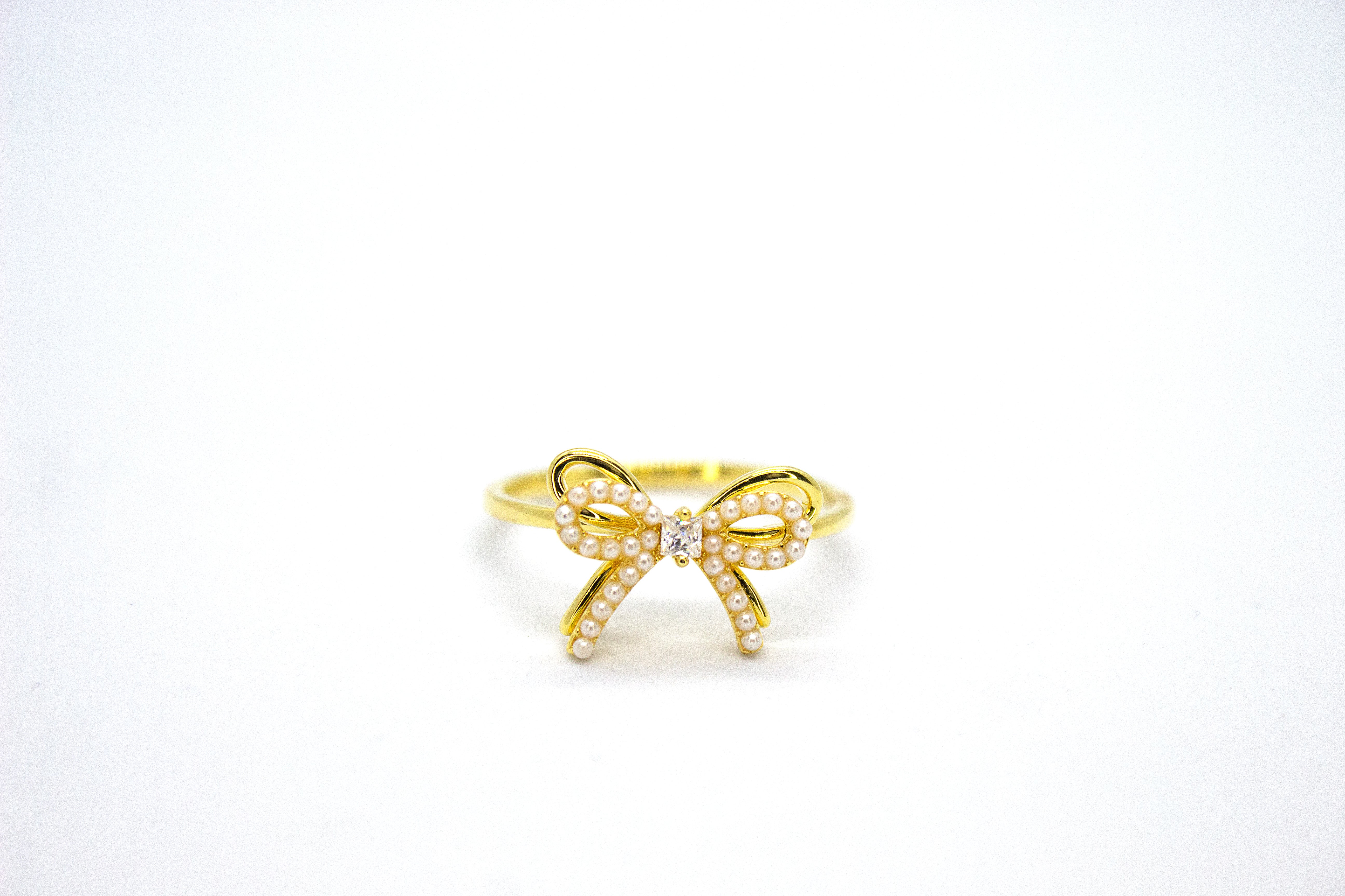 PEARL BOW STATEMENT RING
