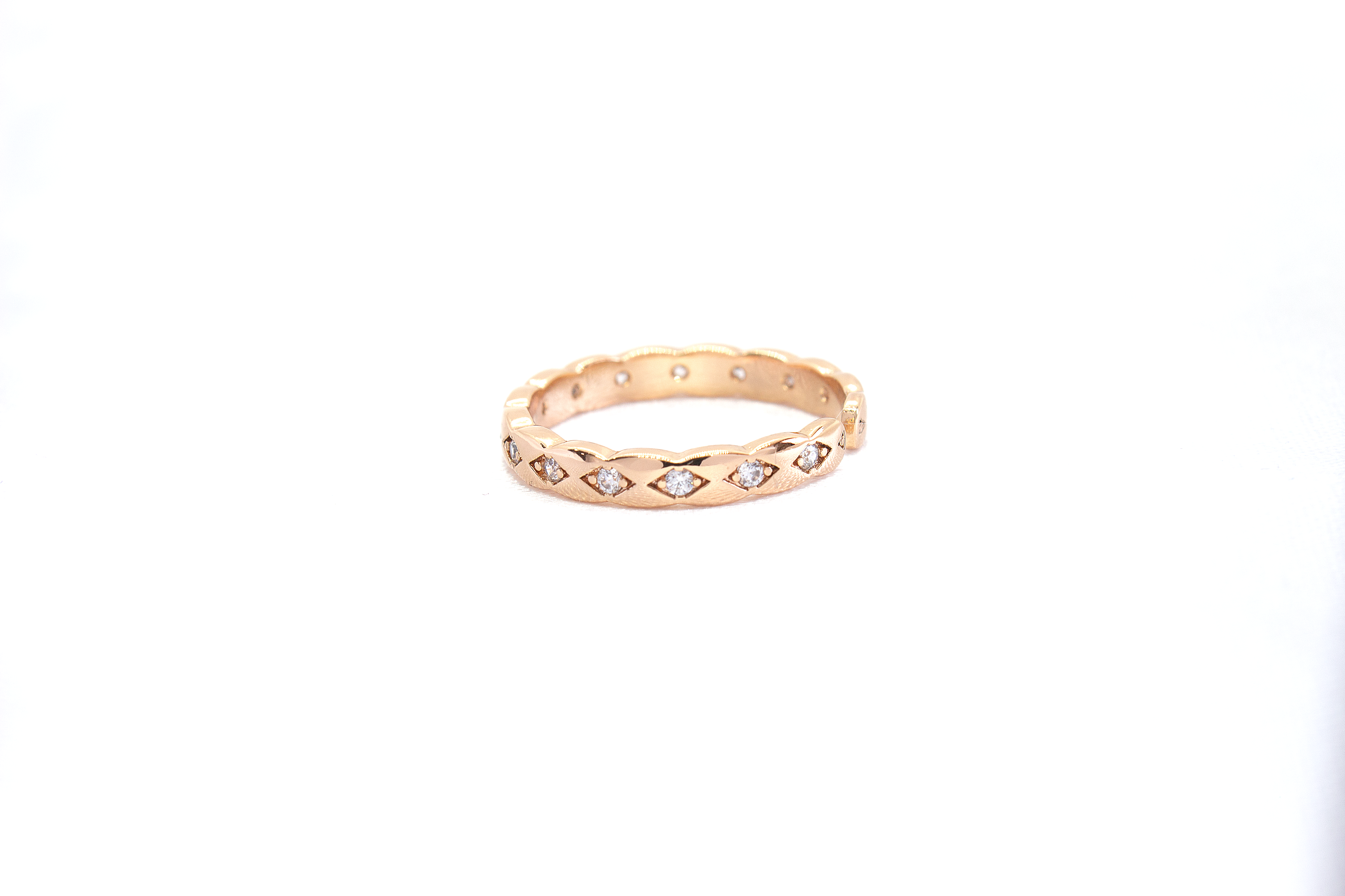 TEXTURED DIAMOND CUT ACCENTS RING