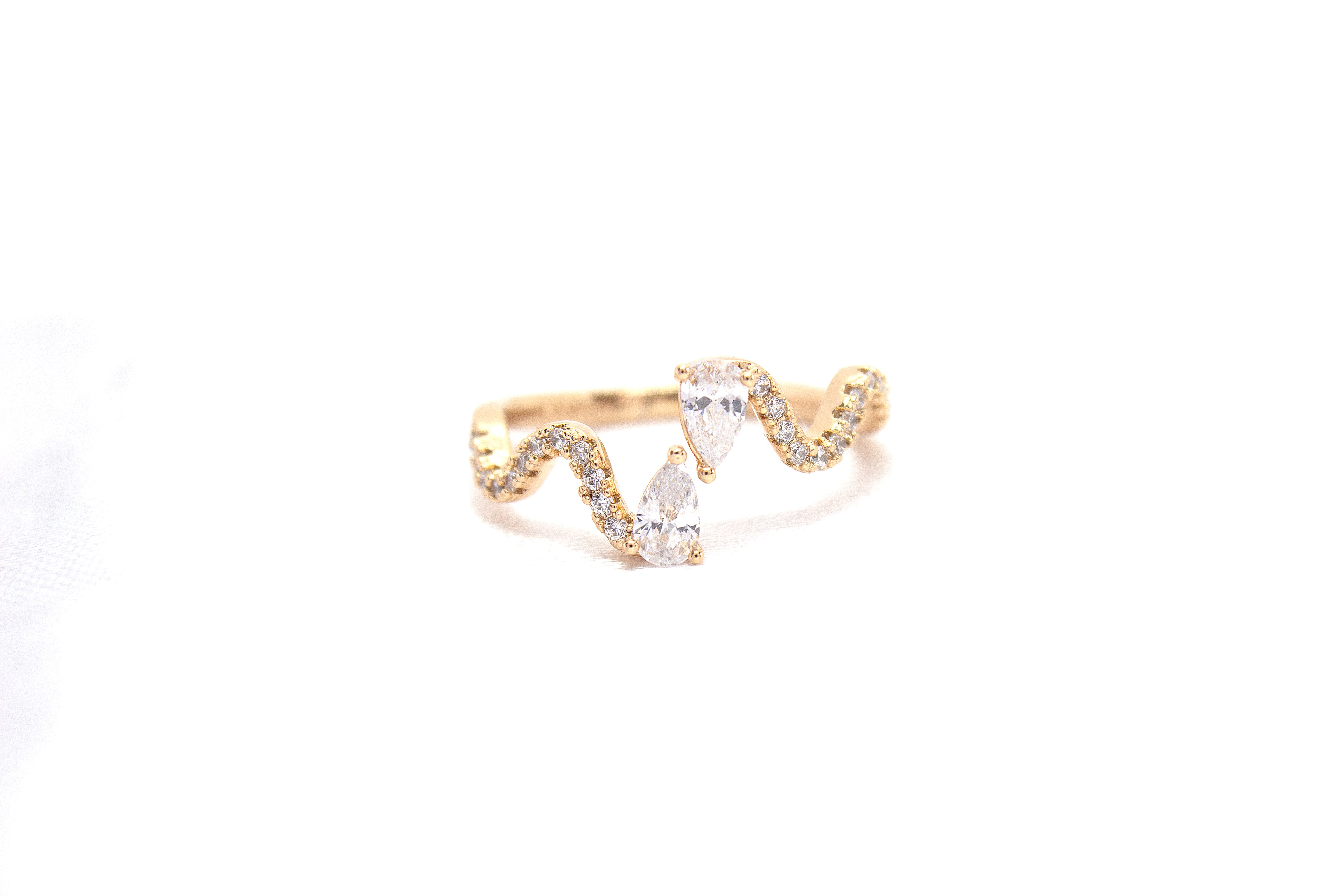 TWIN TEARDROP ZIRCON WAVE RING
