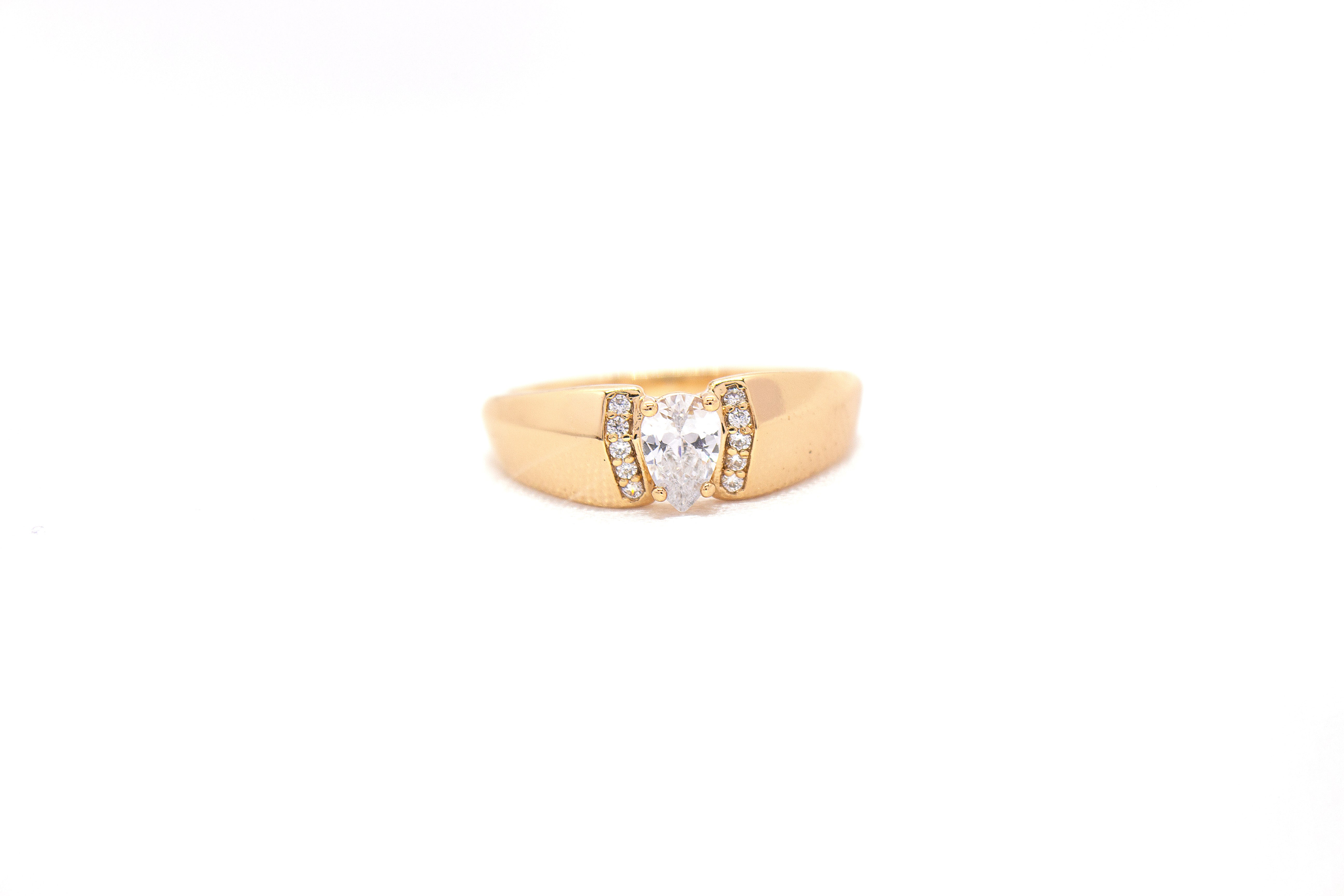 BOLD PEAR-CUT SOLITAIRE RING
