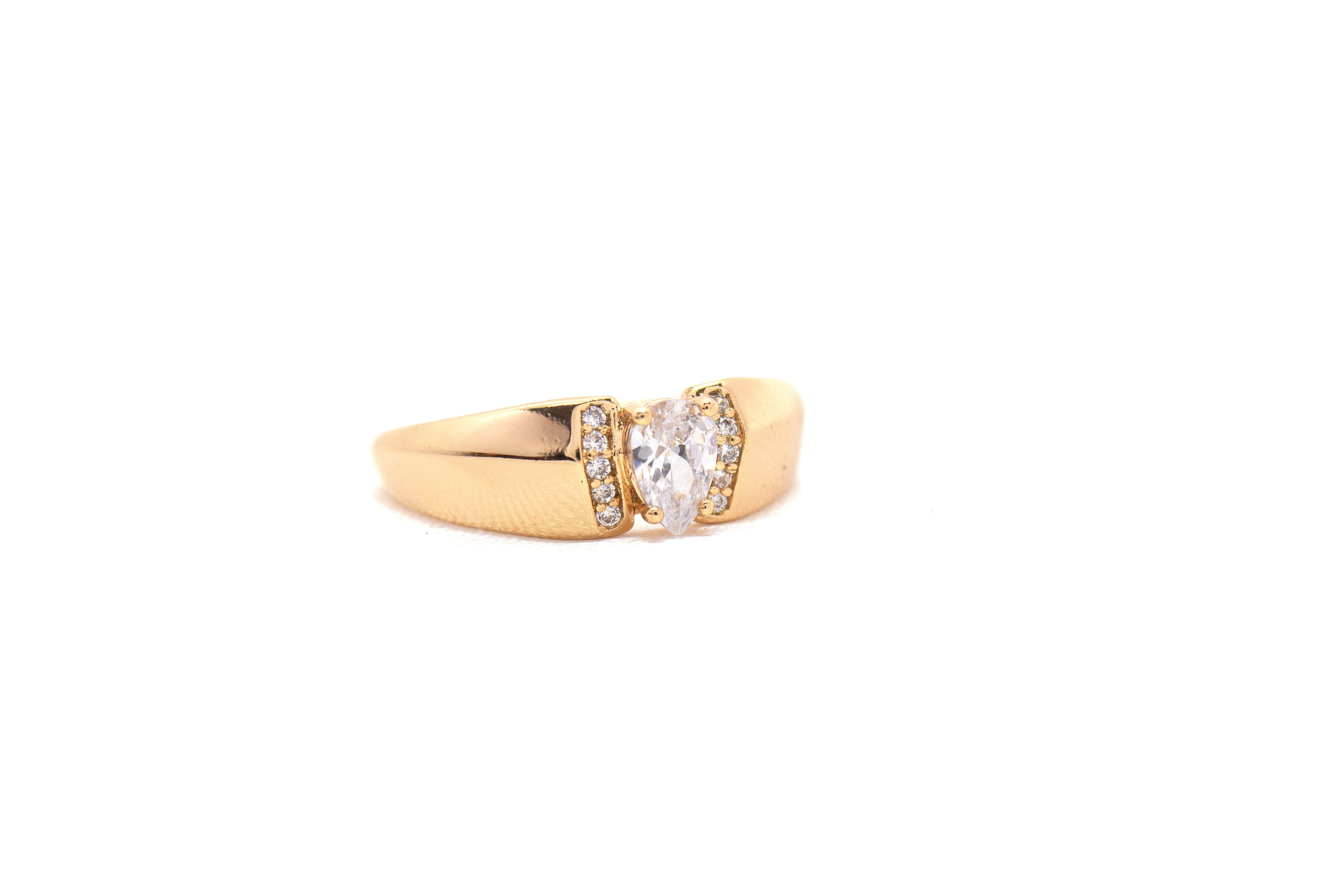 BOLD PEAR-CUT SOLITAIRE RING