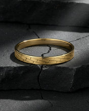Geometric Texture Men’s Bracelet