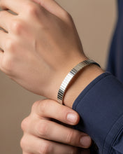 Ridge Texture Men’s Bracelet