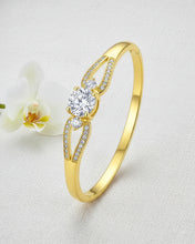 Solitaire Curve Crystal Bracelet