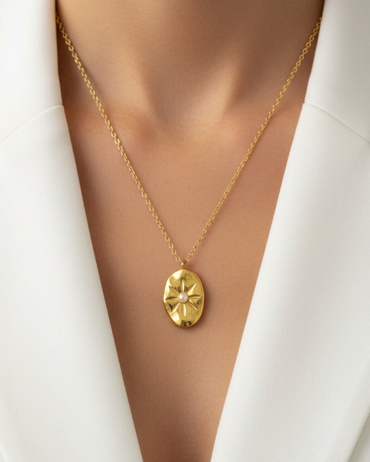 Vintage Pearl Floral Disc Pendant Chain